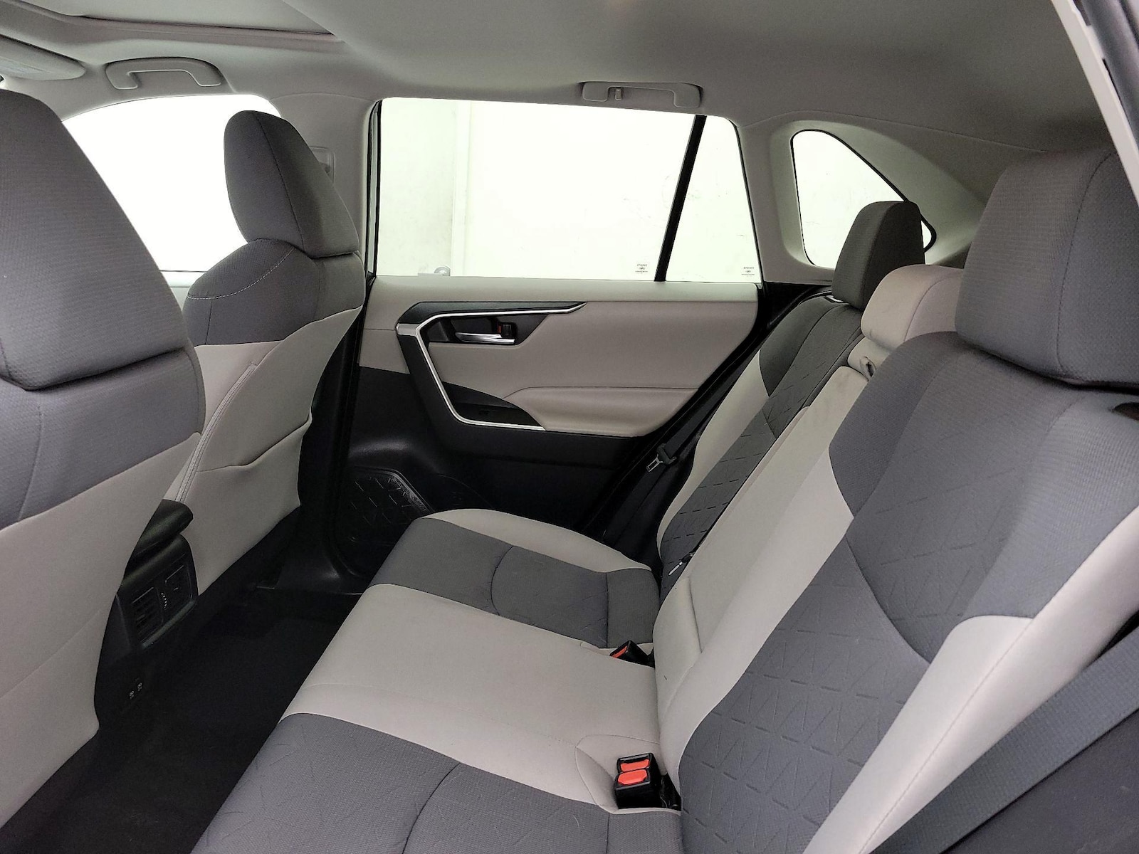 2019 Toyota RAV4 XLE - Photo 21