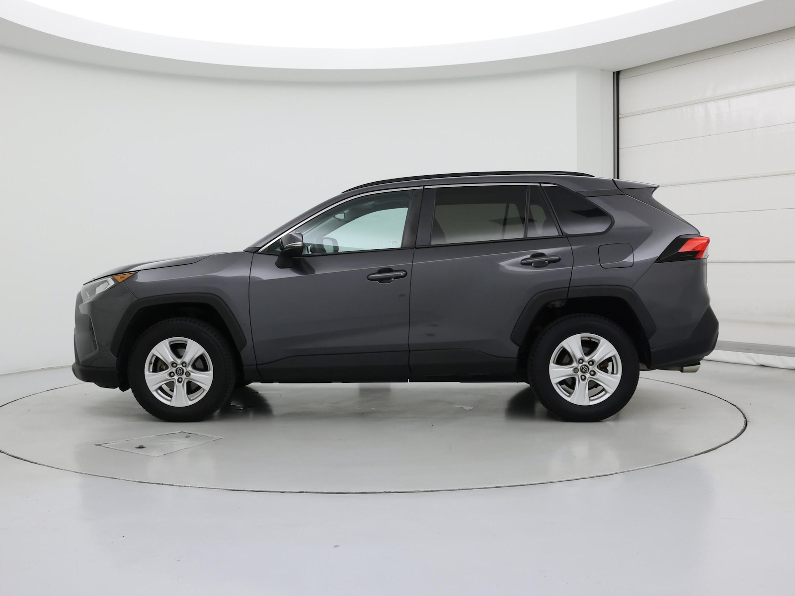 2019 Toyota RAV4 XLE - Photo 4