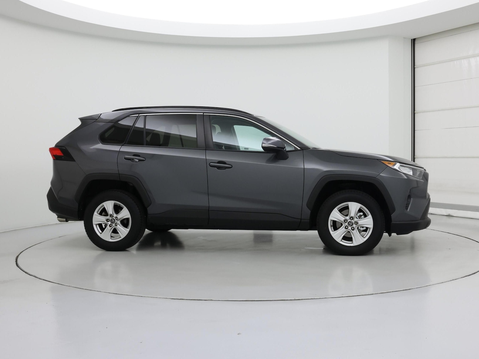 2019 Toyota RAV4 XLE - Photo 8