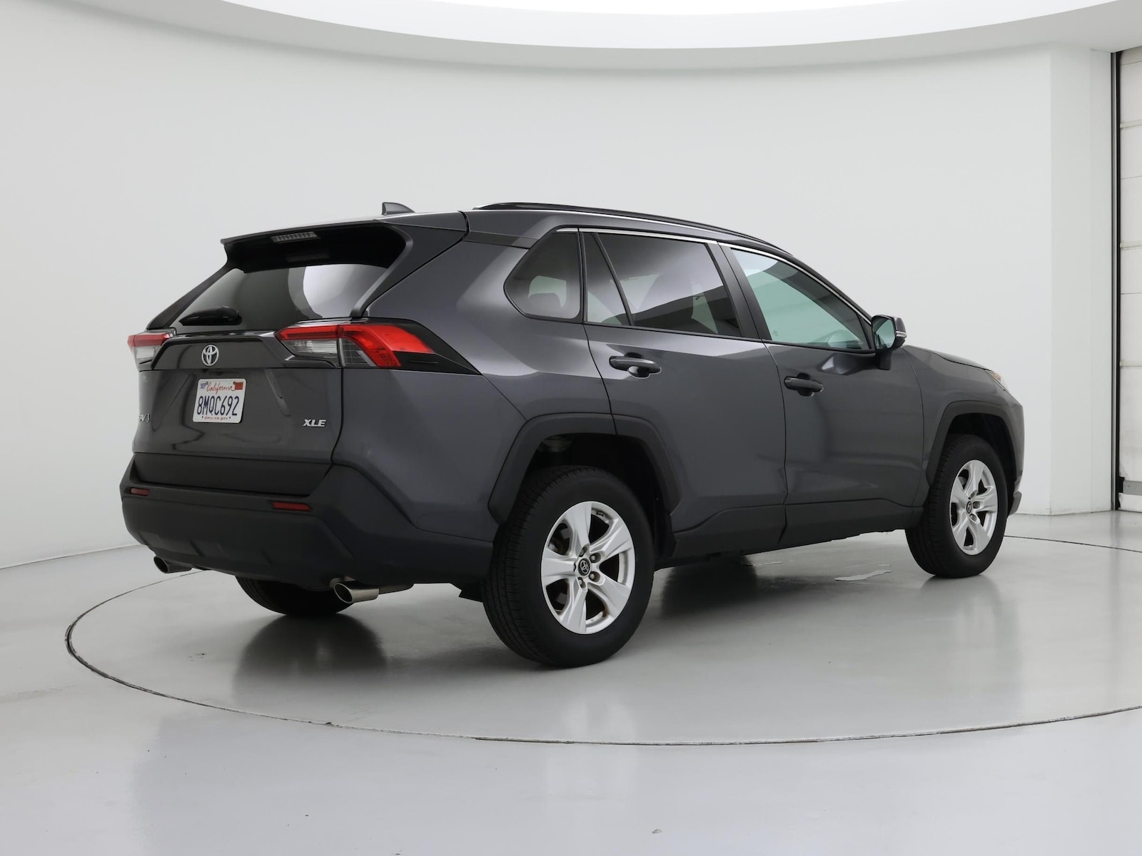 2019 Toyota RAV4 XLE - Photo 9