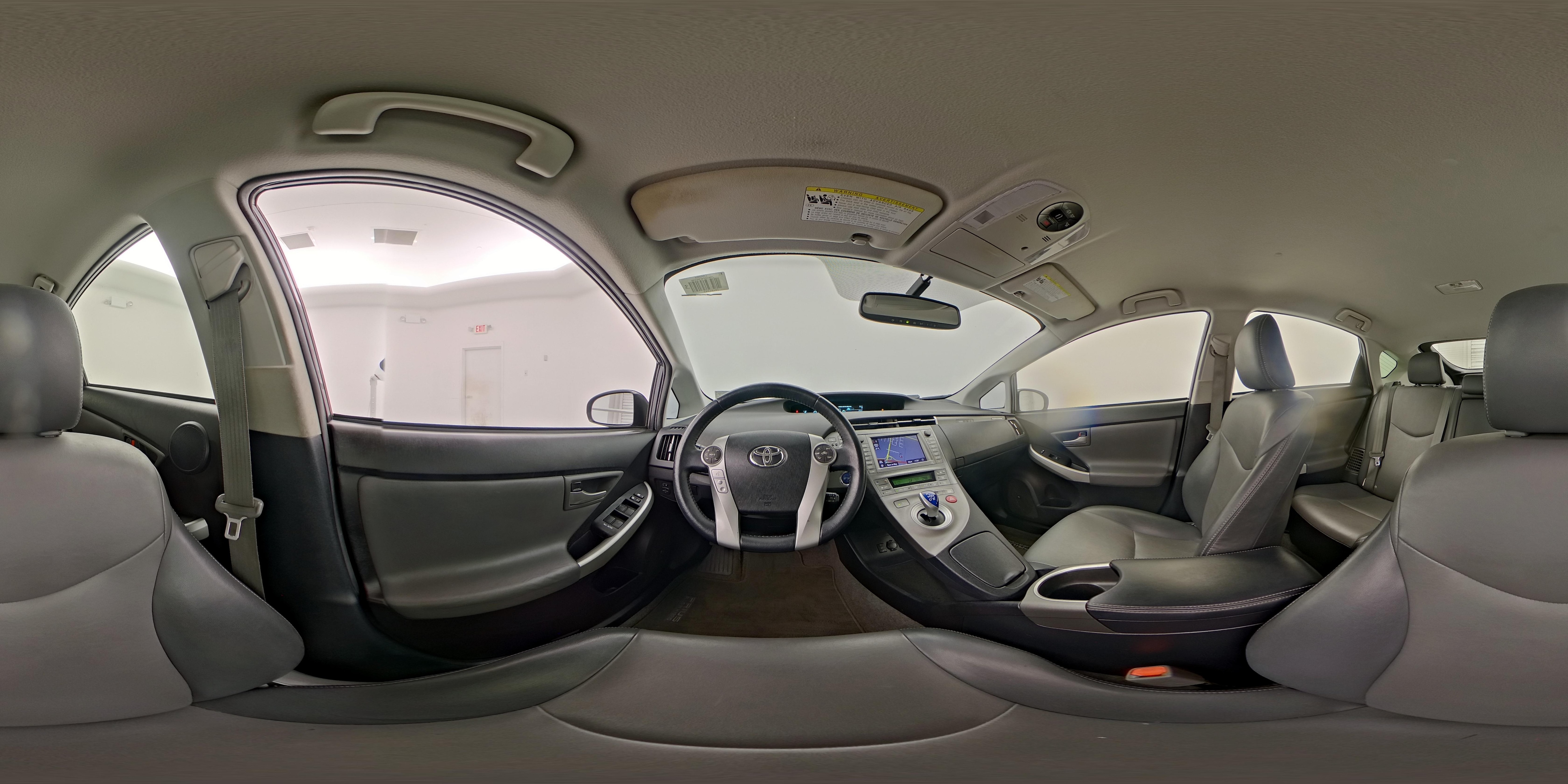 2014 Toyota Prius Plug-In Advanced - Photo 27