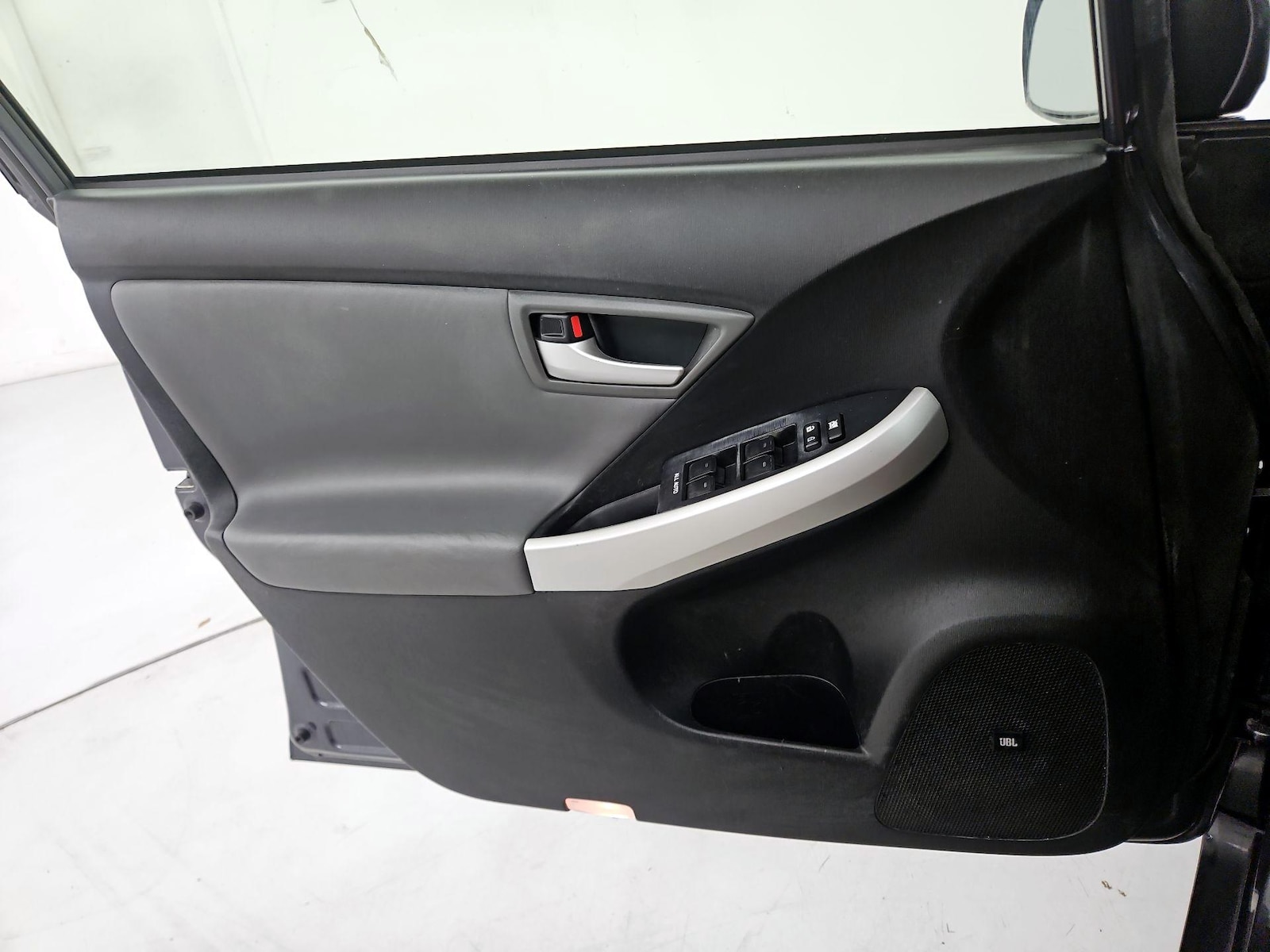 2014 Toyota Prius Plug-In Advanced - Photo 13