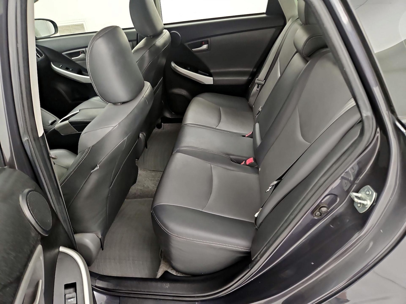 2014 Toyota Prius Plug-In Advanced - Photo 21