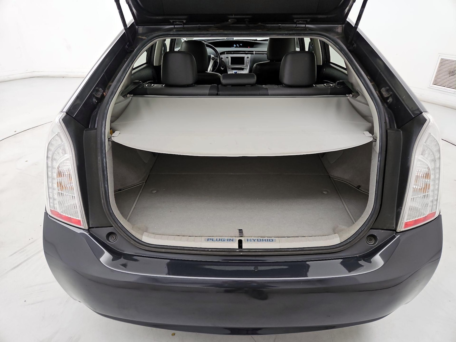 2014 Toyota Prius Plug-In Advanced - Photo 22
