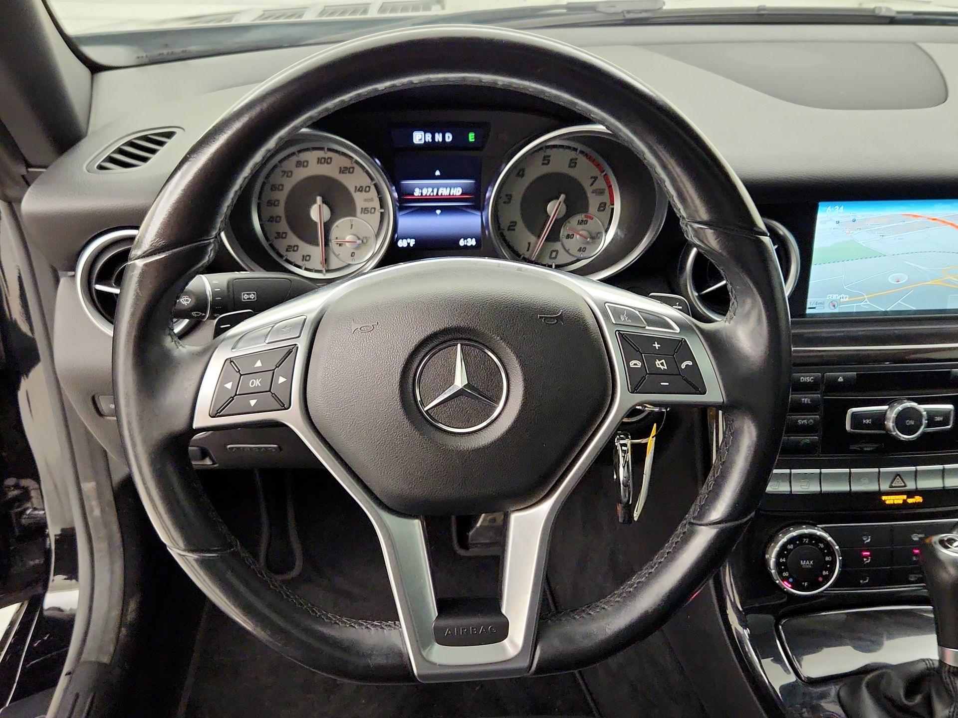 Thumbnail: 2015 Mercedes-Benz SLK - 10