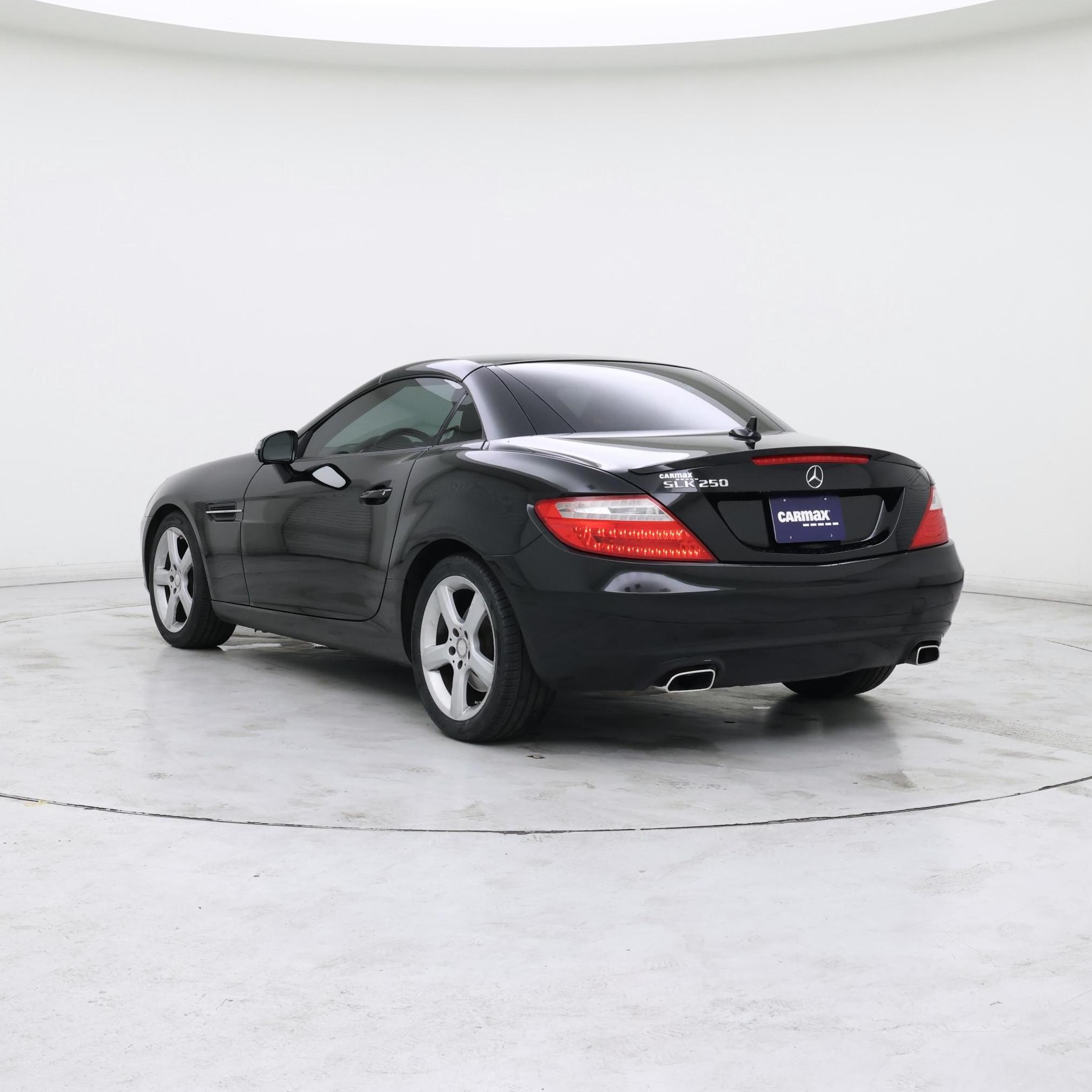 Thumbnail: 2015 Mercedes-Benz SLK - 2