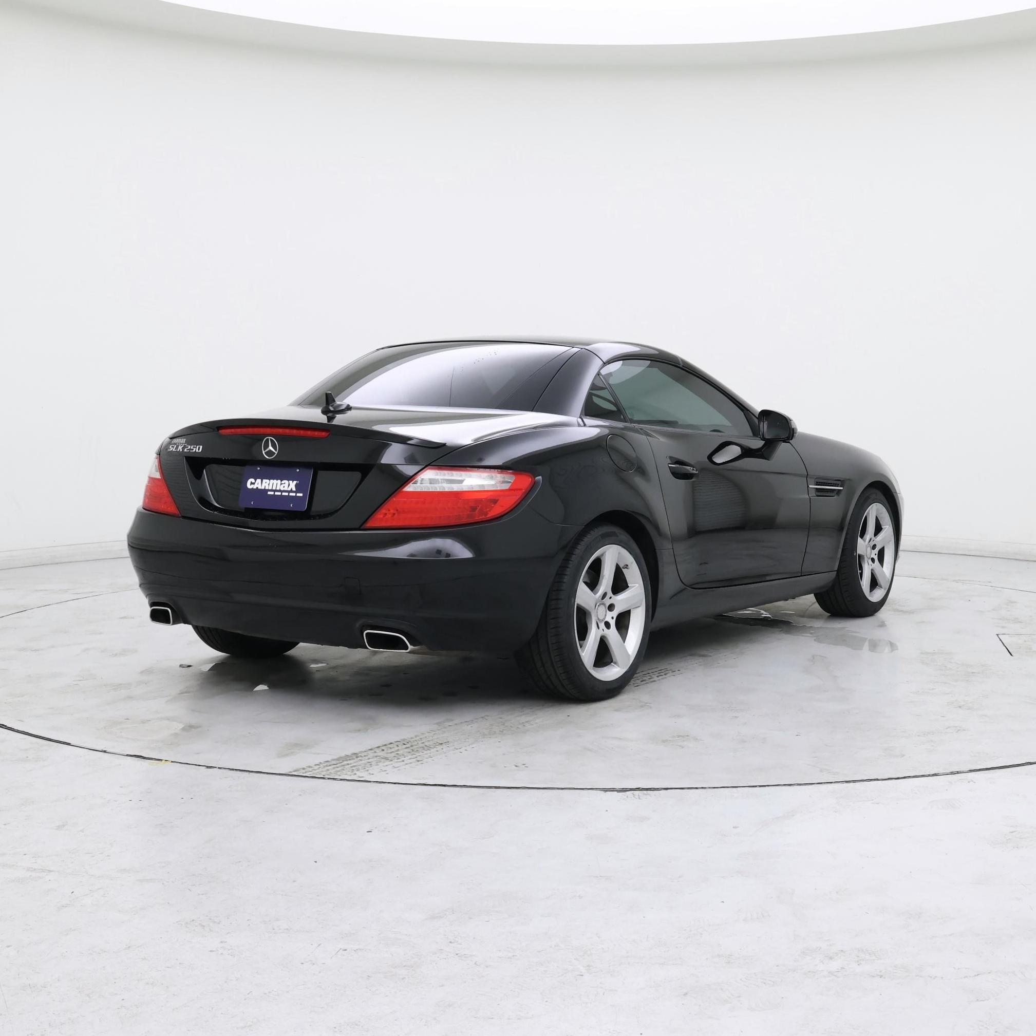 Thumbnail: 2015 Mercedes-Benz SLK - 8