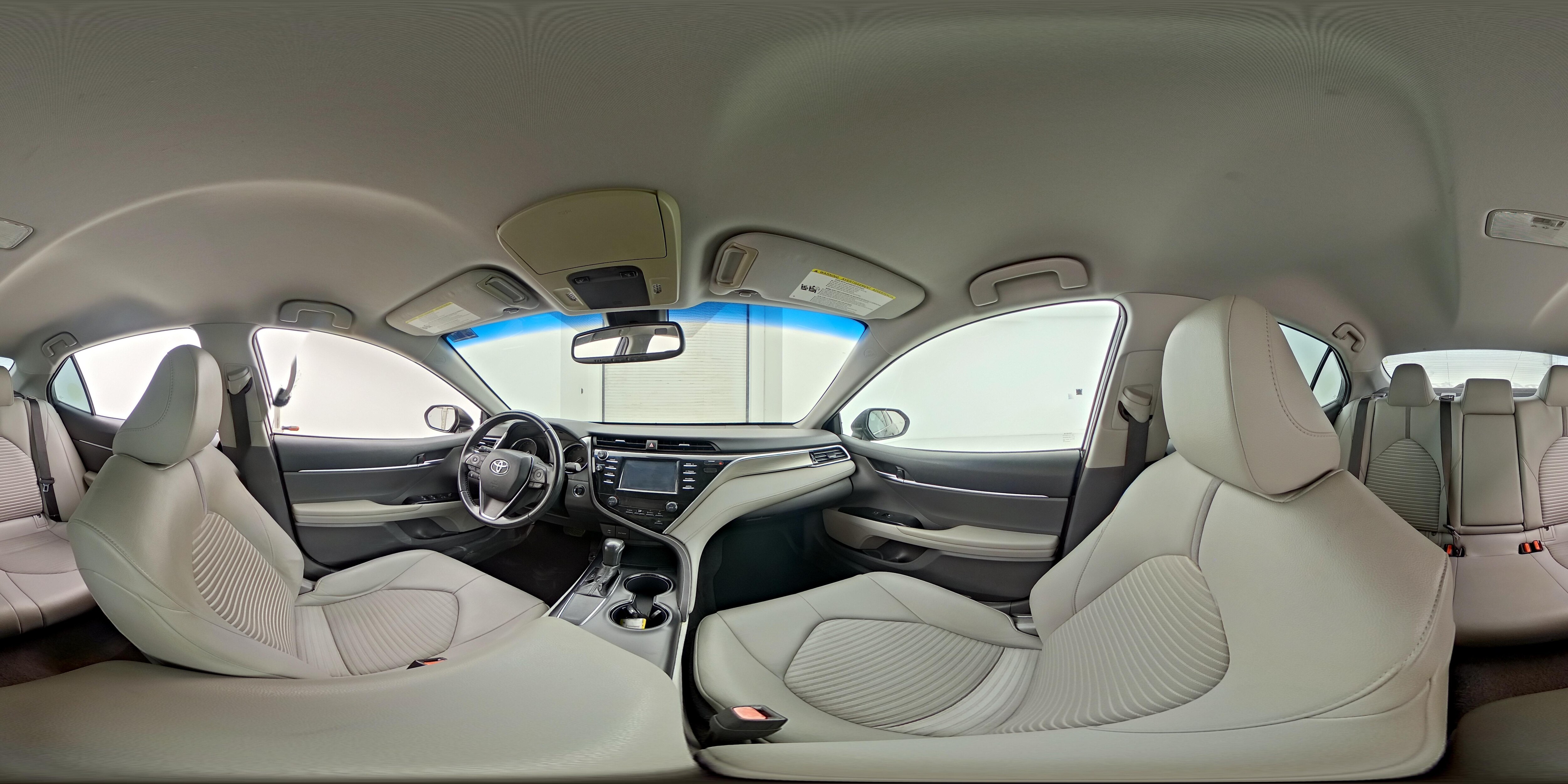 2018 Toyota Camry SE - Photo 24