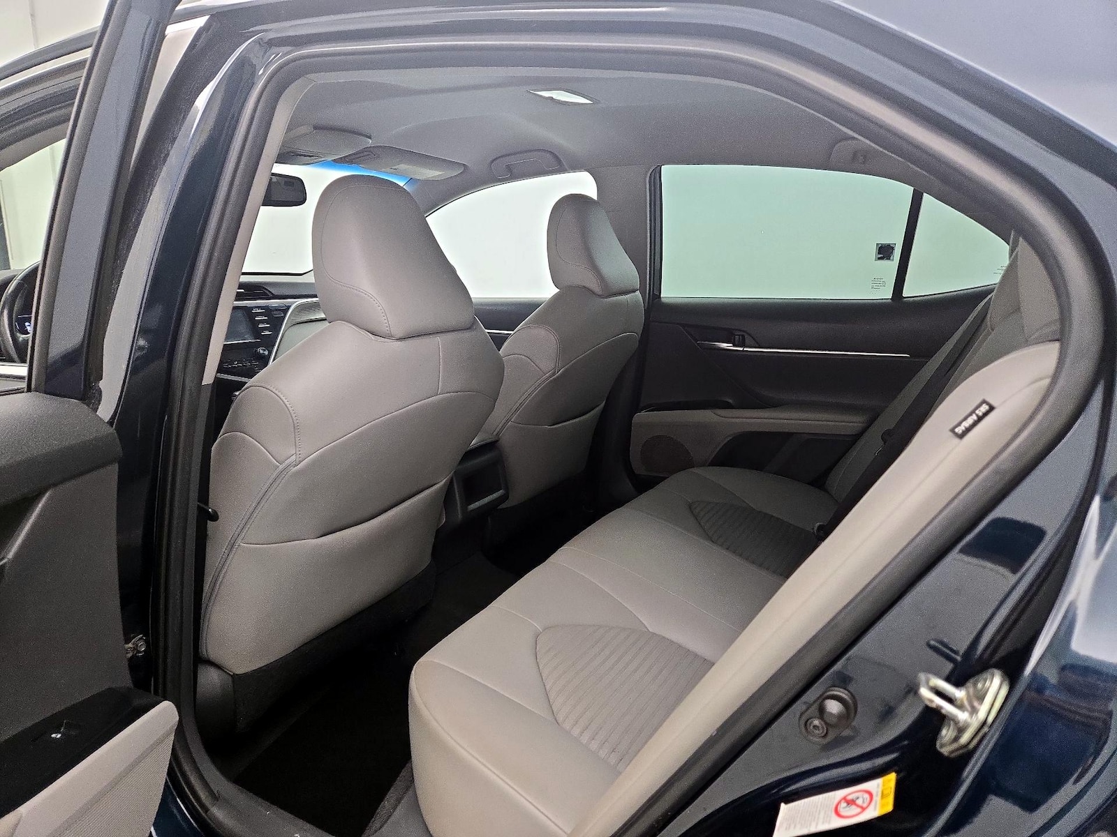 2018 Toyota Camry SE - Photo 20