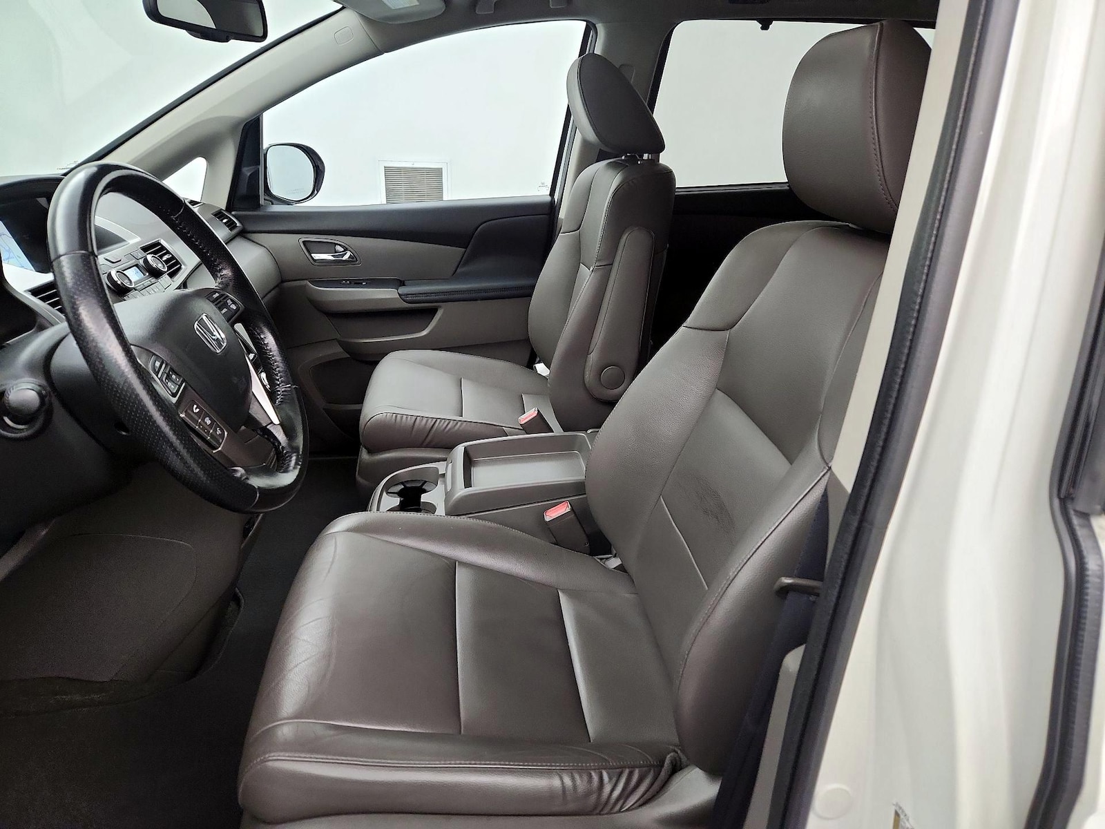 2016 Honda Odyssey Touring Elite - Photo 3
