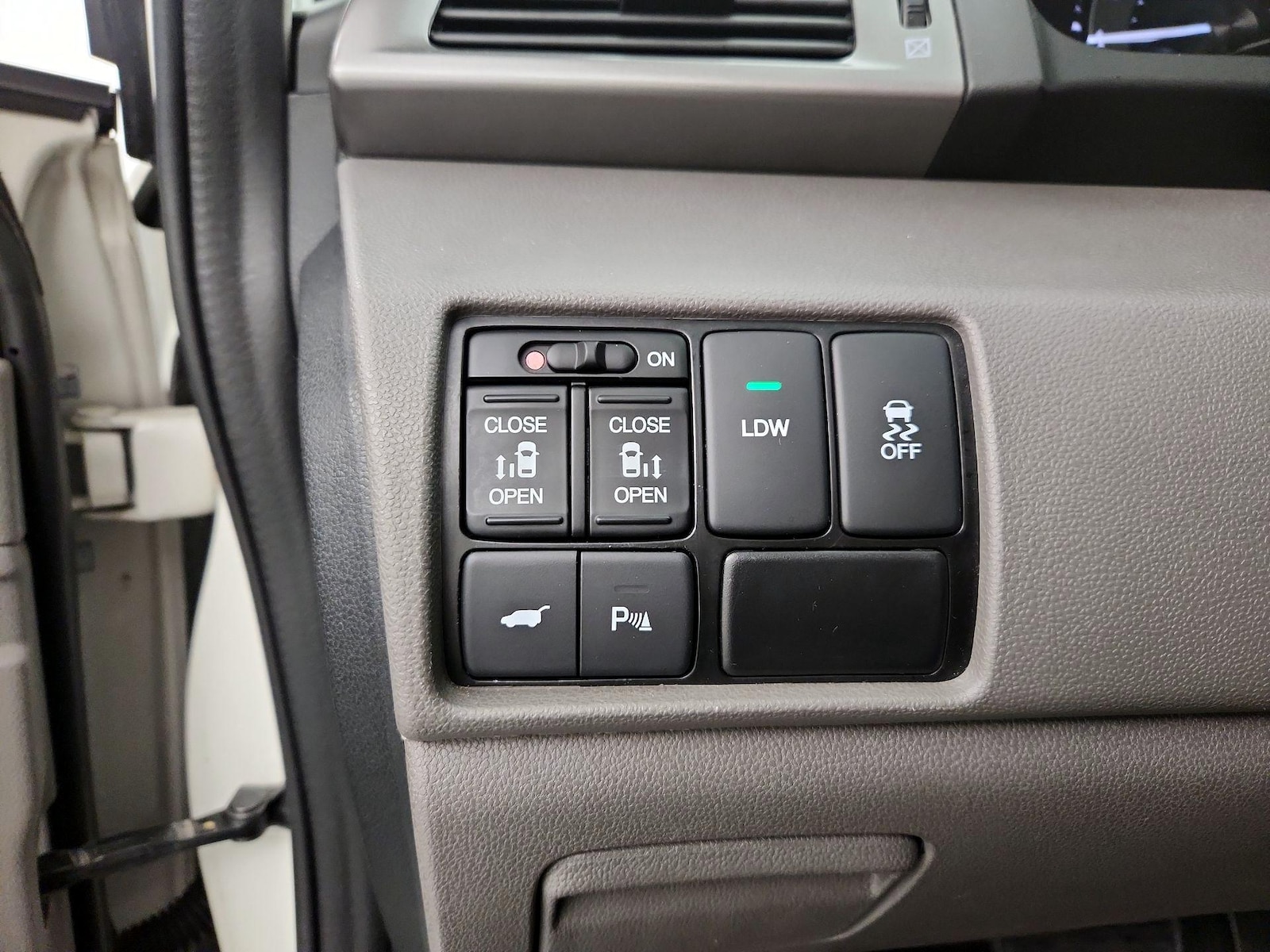 2016 Honda Odyssey Touring Elite - Photo 5