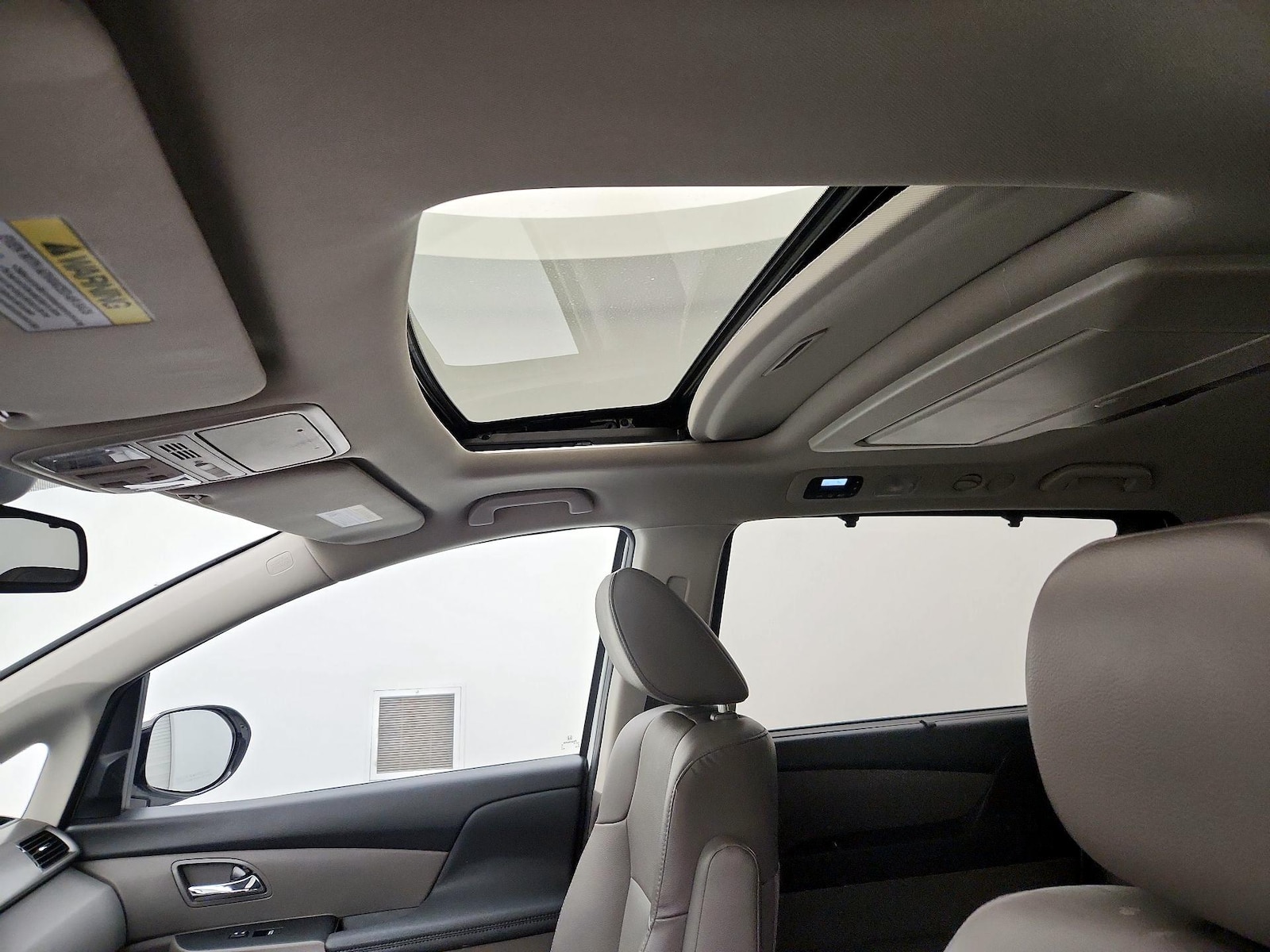 2016 Honda Odyssey Touring Elite - Photo 12