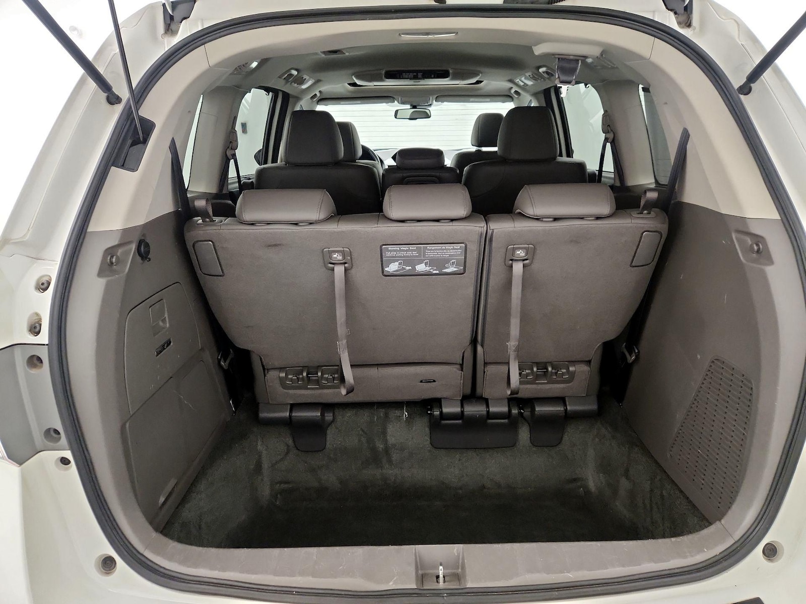 2016 Honda Odyssey Touring Elite - Photo 15