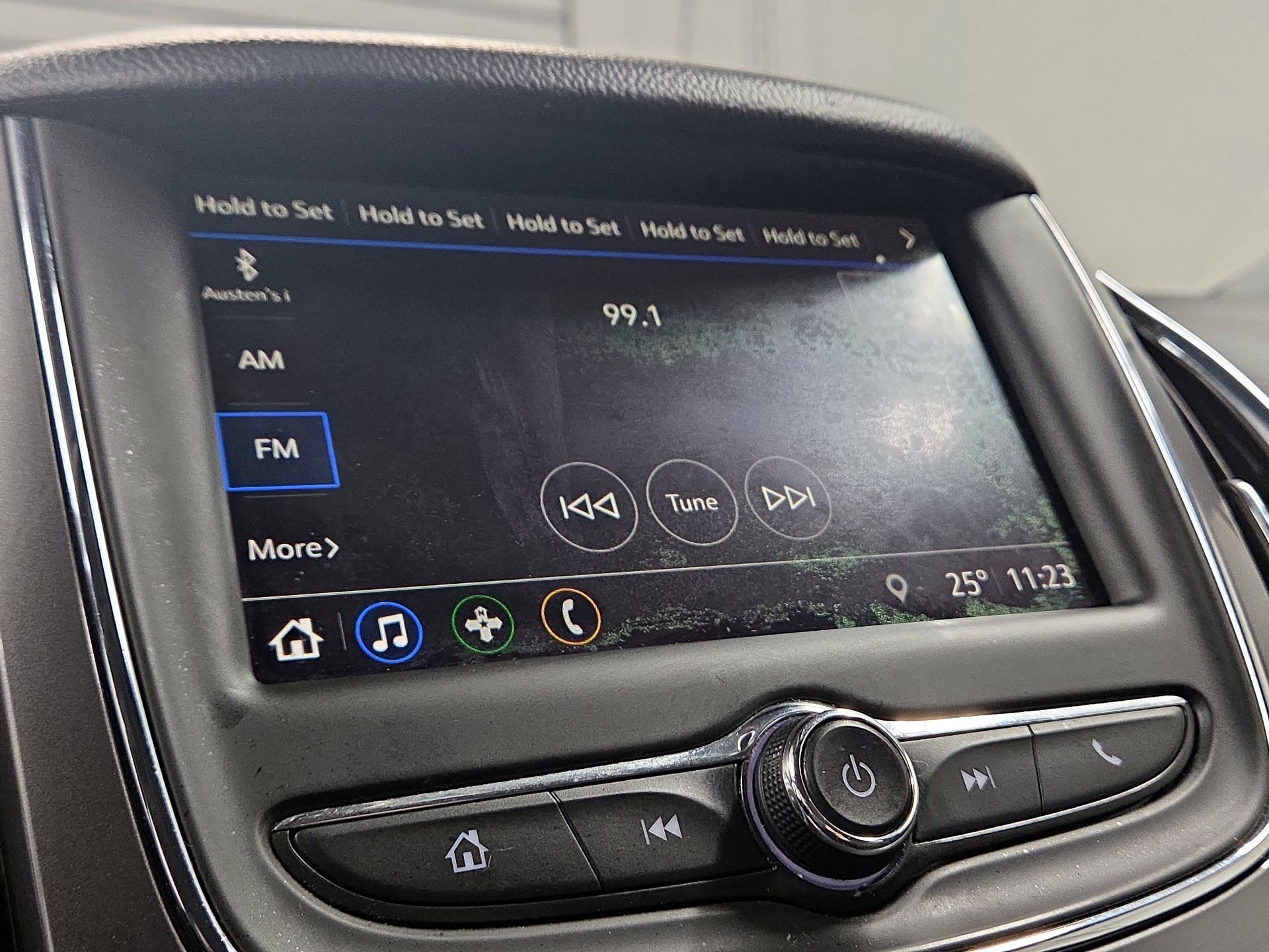 Thumbnail: 2019 Chevrolet Cruze - 13