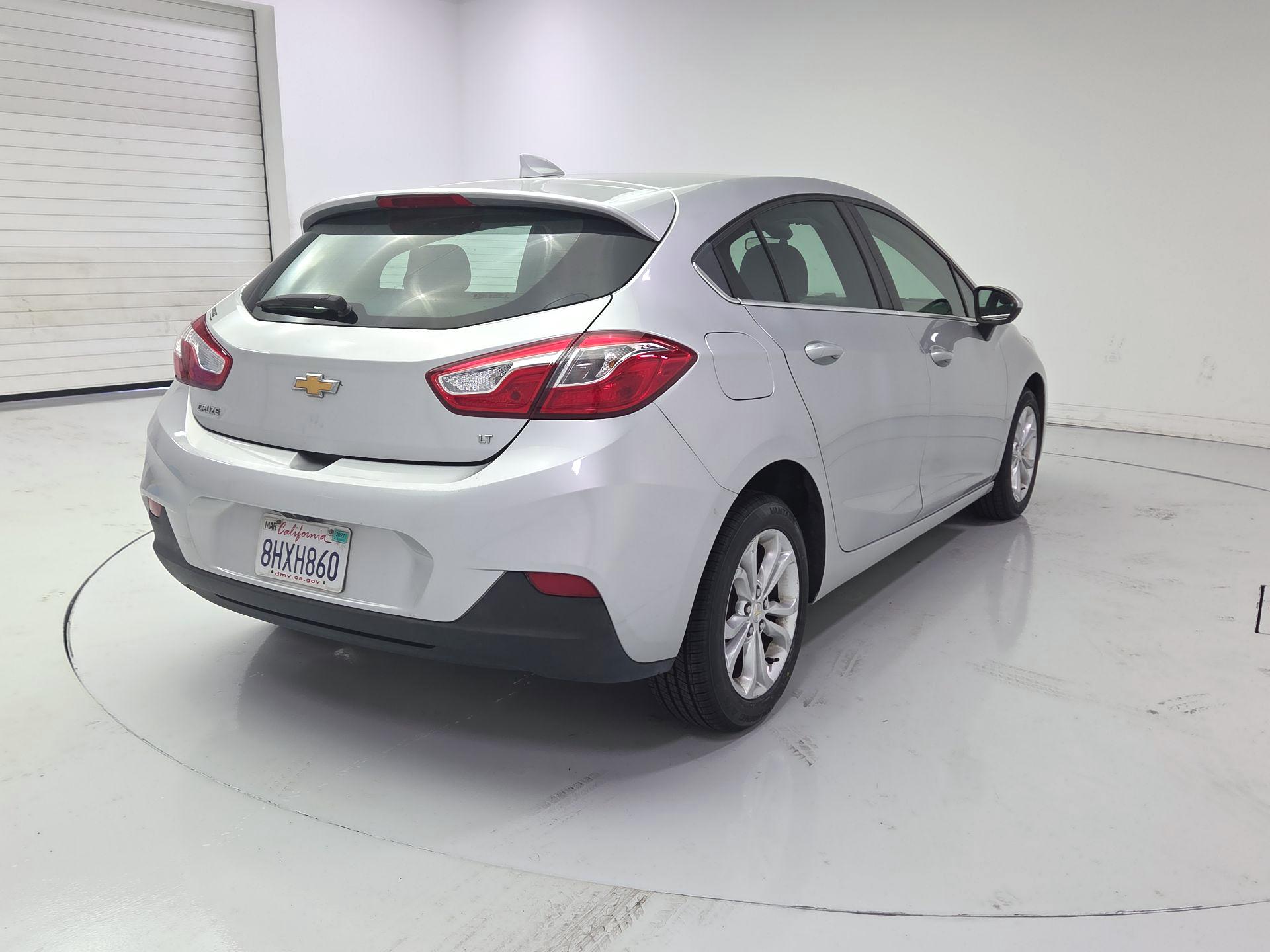 Thumbnail: 2019 Chevrolet Cruze - 5