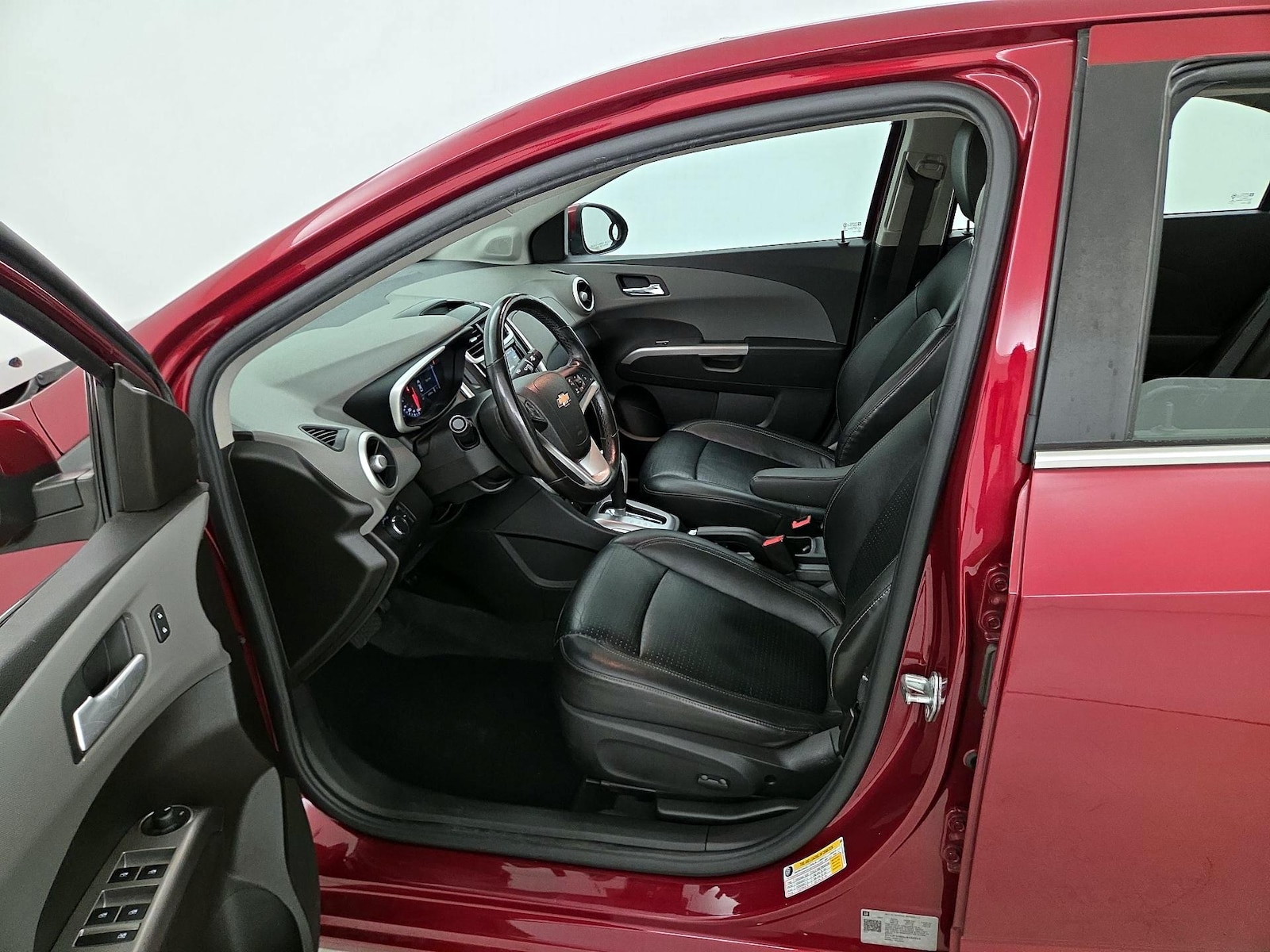 2018 Chevrolet Sonic Premier - Photo 12