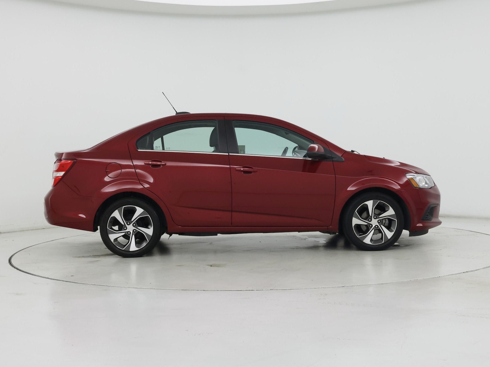 2018 Chevrolet Sonic Premier - Photo 8