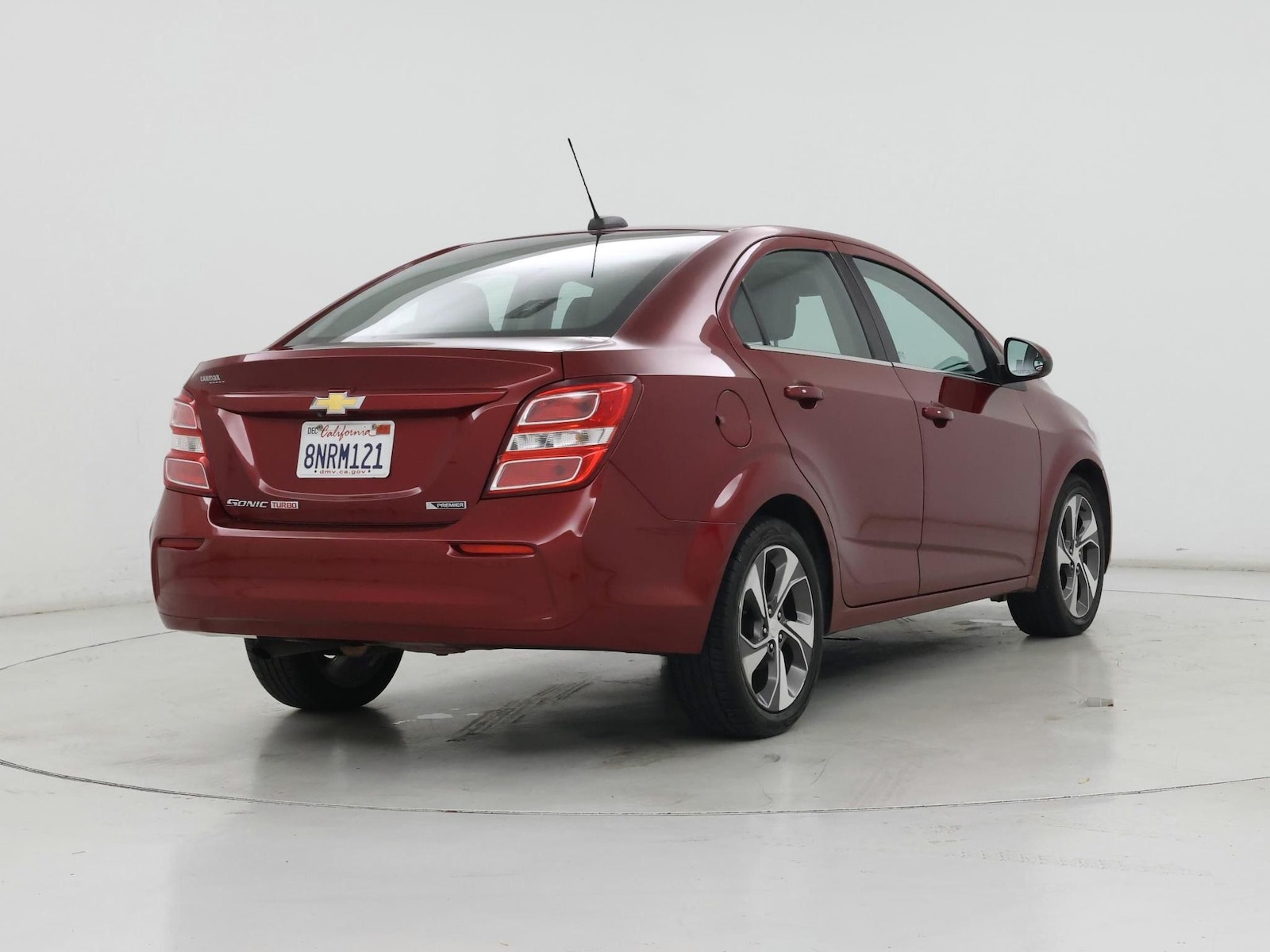 2018 Chevrolet Sonic Premier - Photo 9