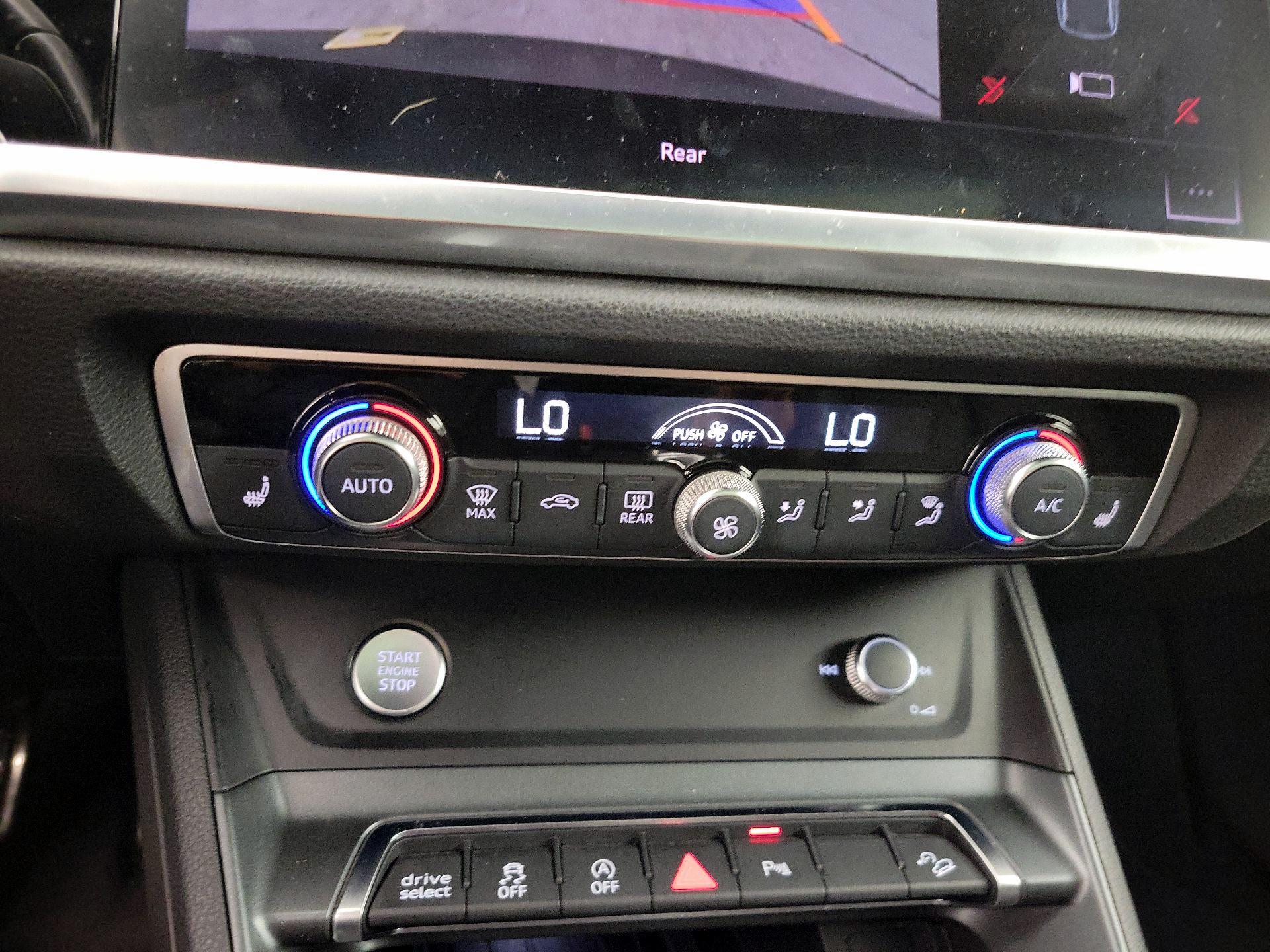 Thumbnail: 2019 Audi Q3 - 17