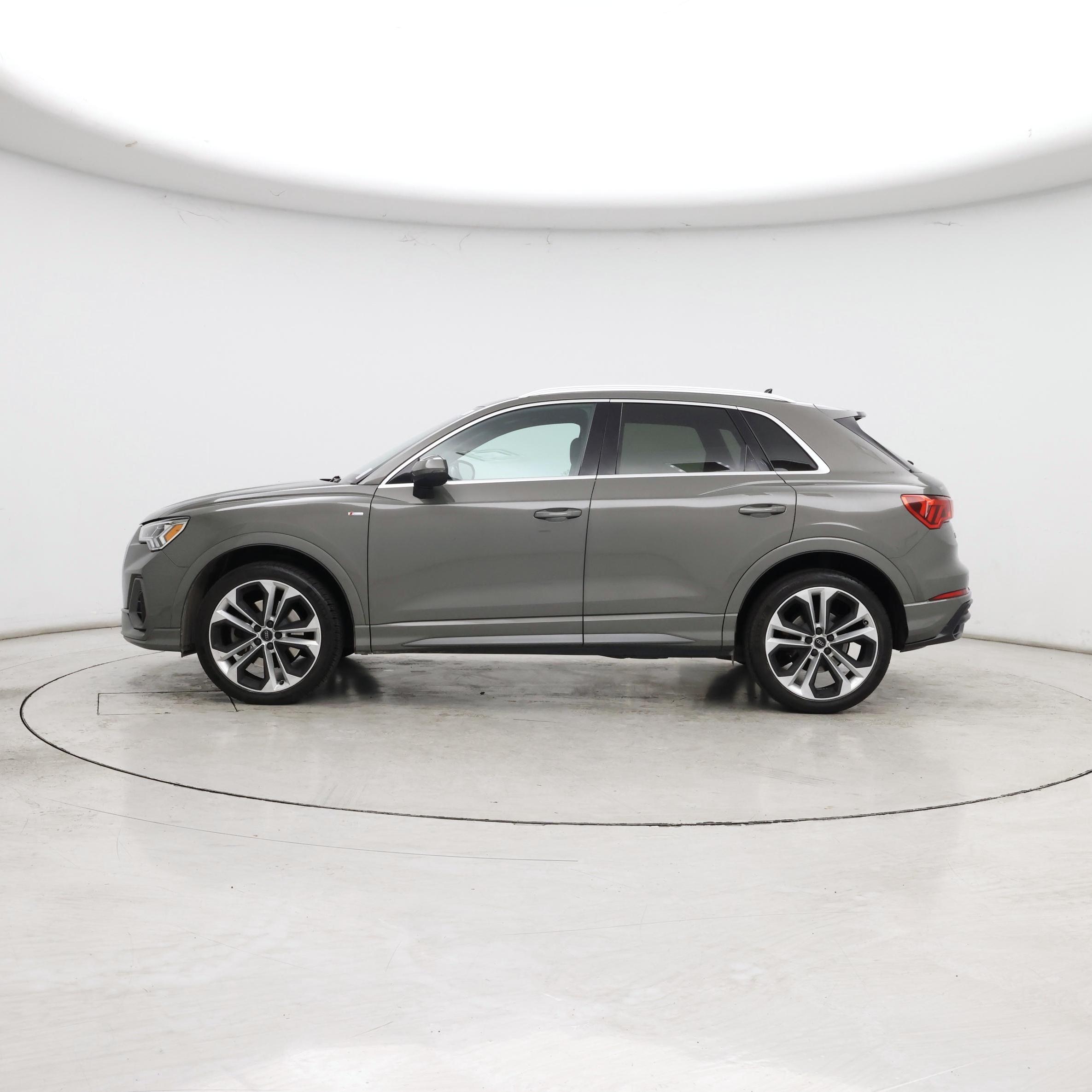 Thumbnail: 2019 Audi Q3 - 3