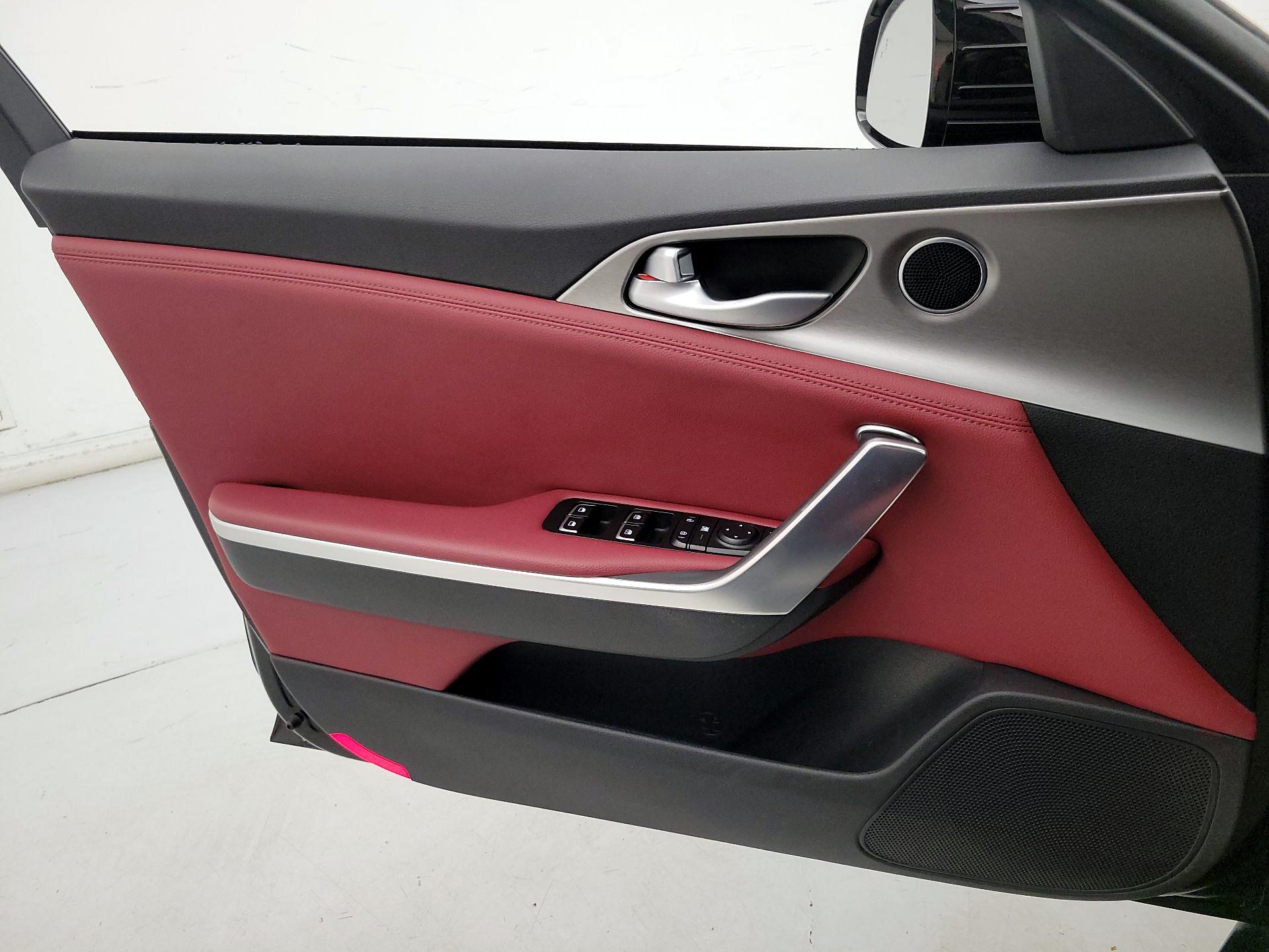 Thumbnail: 2019 Kia Stinger - 12