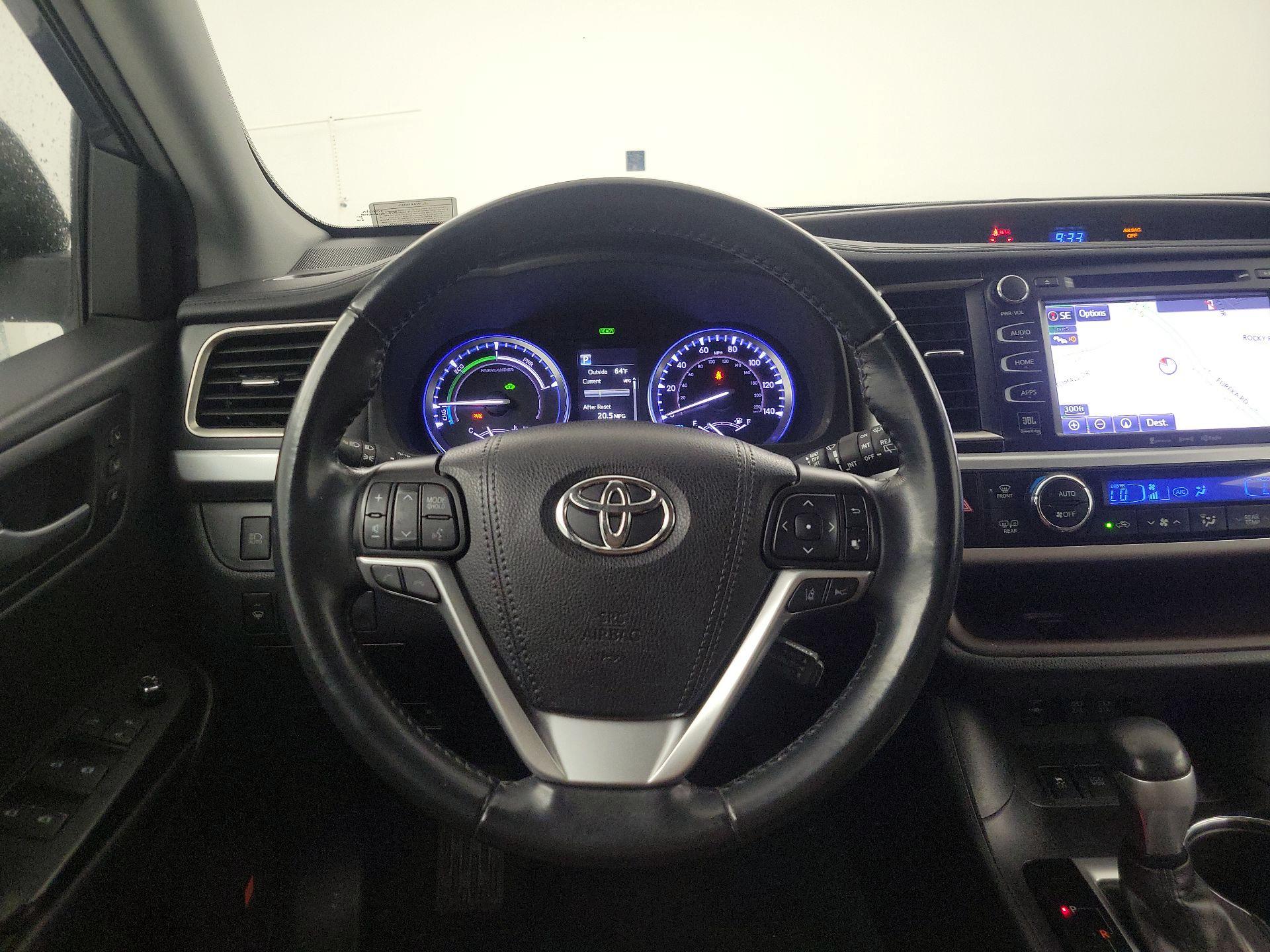 Thumbnail: 2019 Toyota Highlander - 10