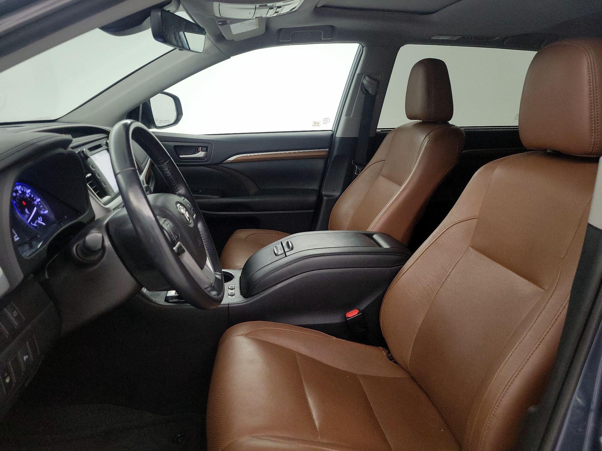 Thumbnail: 2019 Toyota Highlander - 11