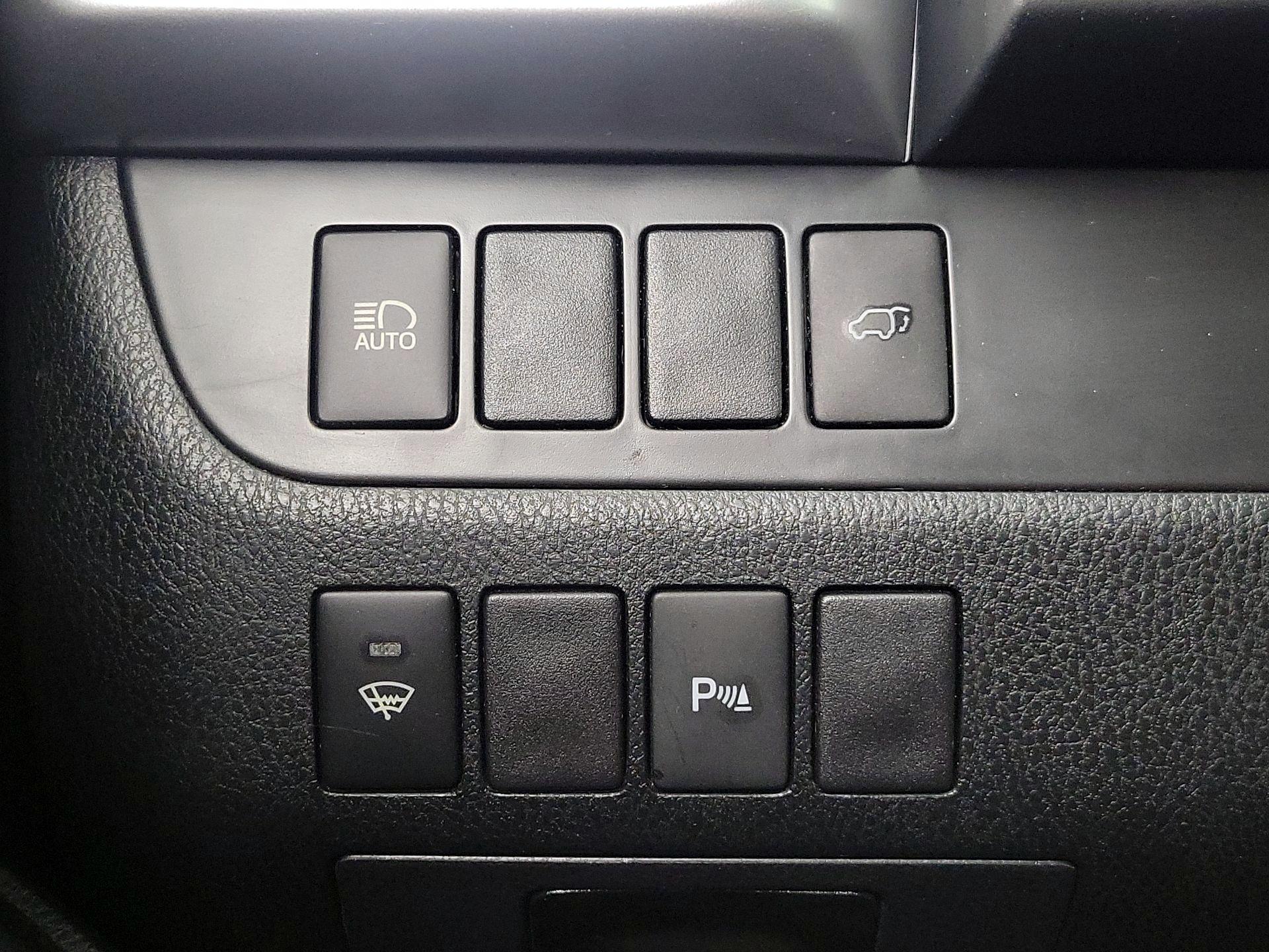 Thumbnail: 2019 Toyota Highlander - 13