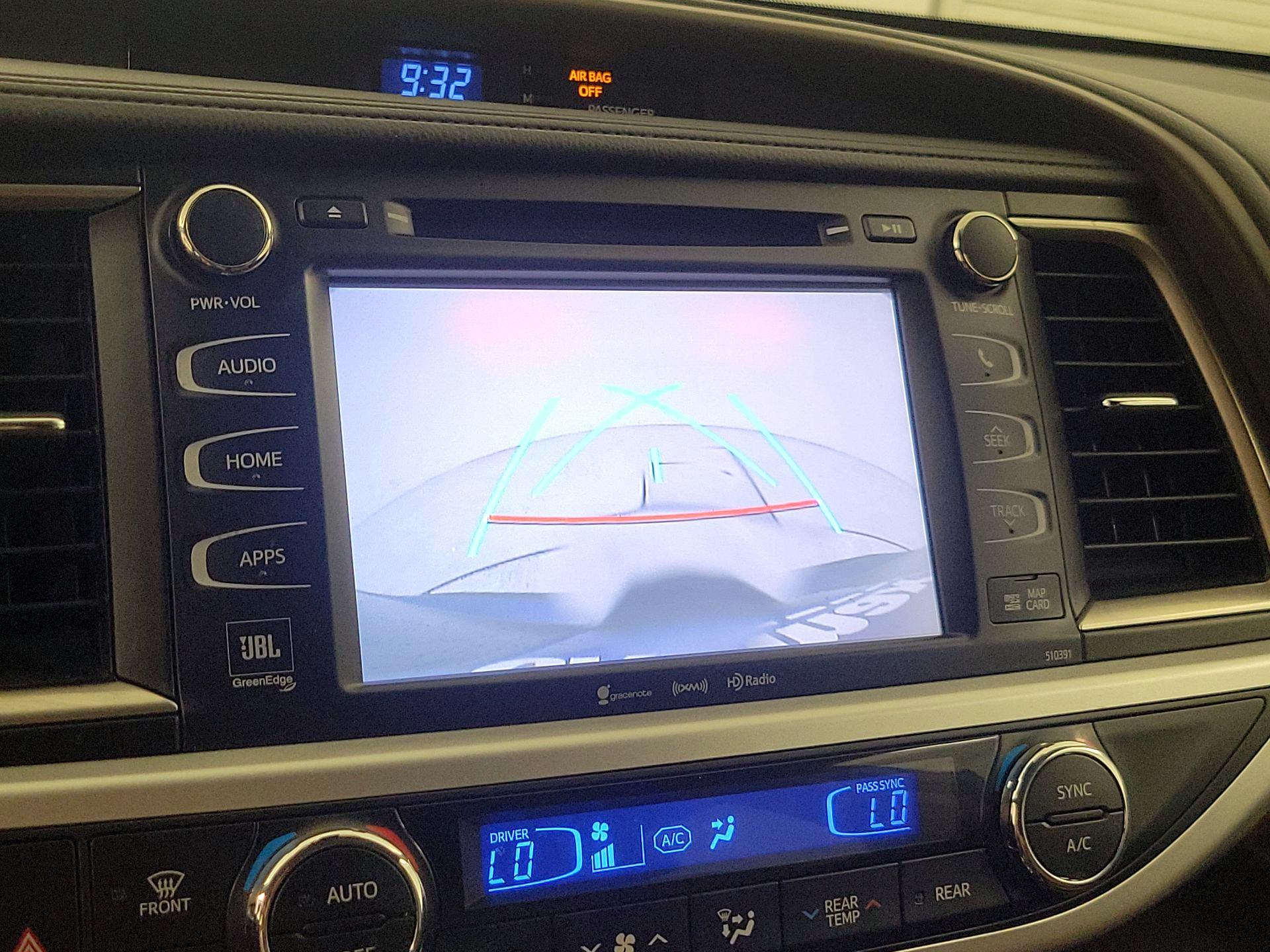 Thumbnail: 2019 Toyota Highlander - 15