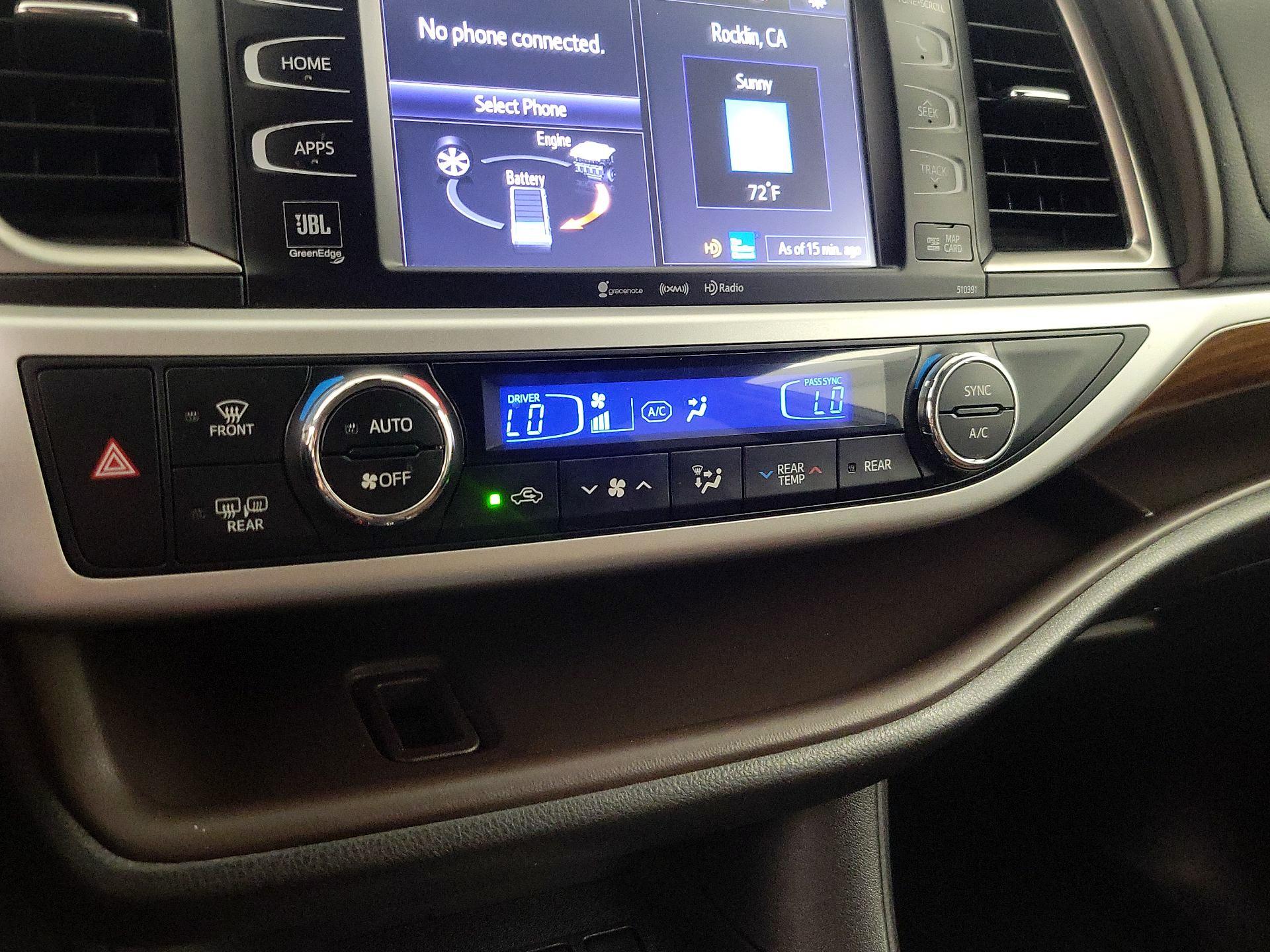 Thumbnail: 2019 Toyota Highlander - 17