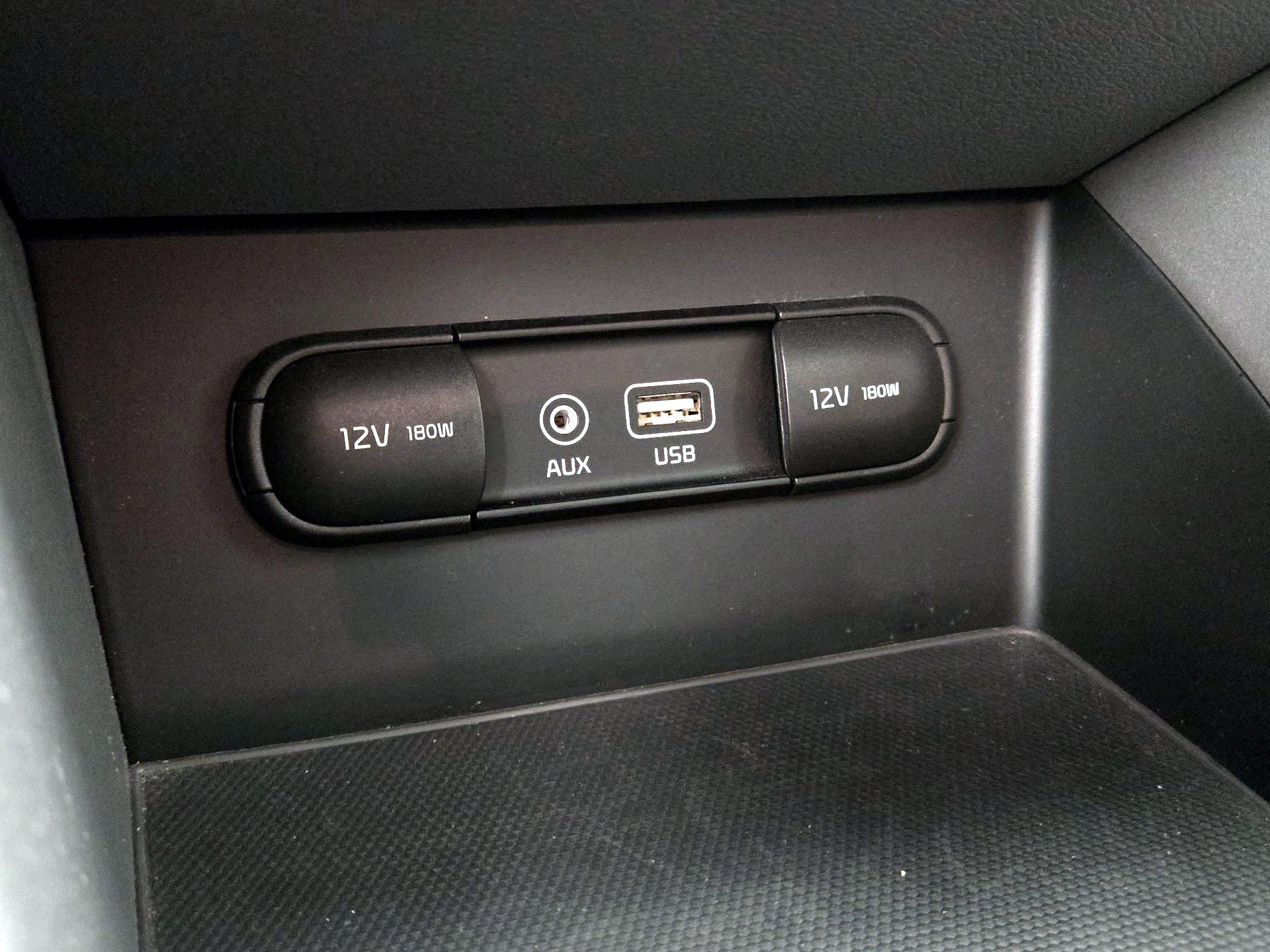 Thumbnail: 2017 Kia Niro - 18
