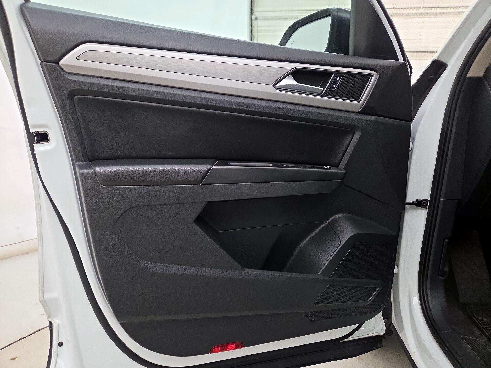 Thumbnail: 2018 Volkswagen Atlas - 12