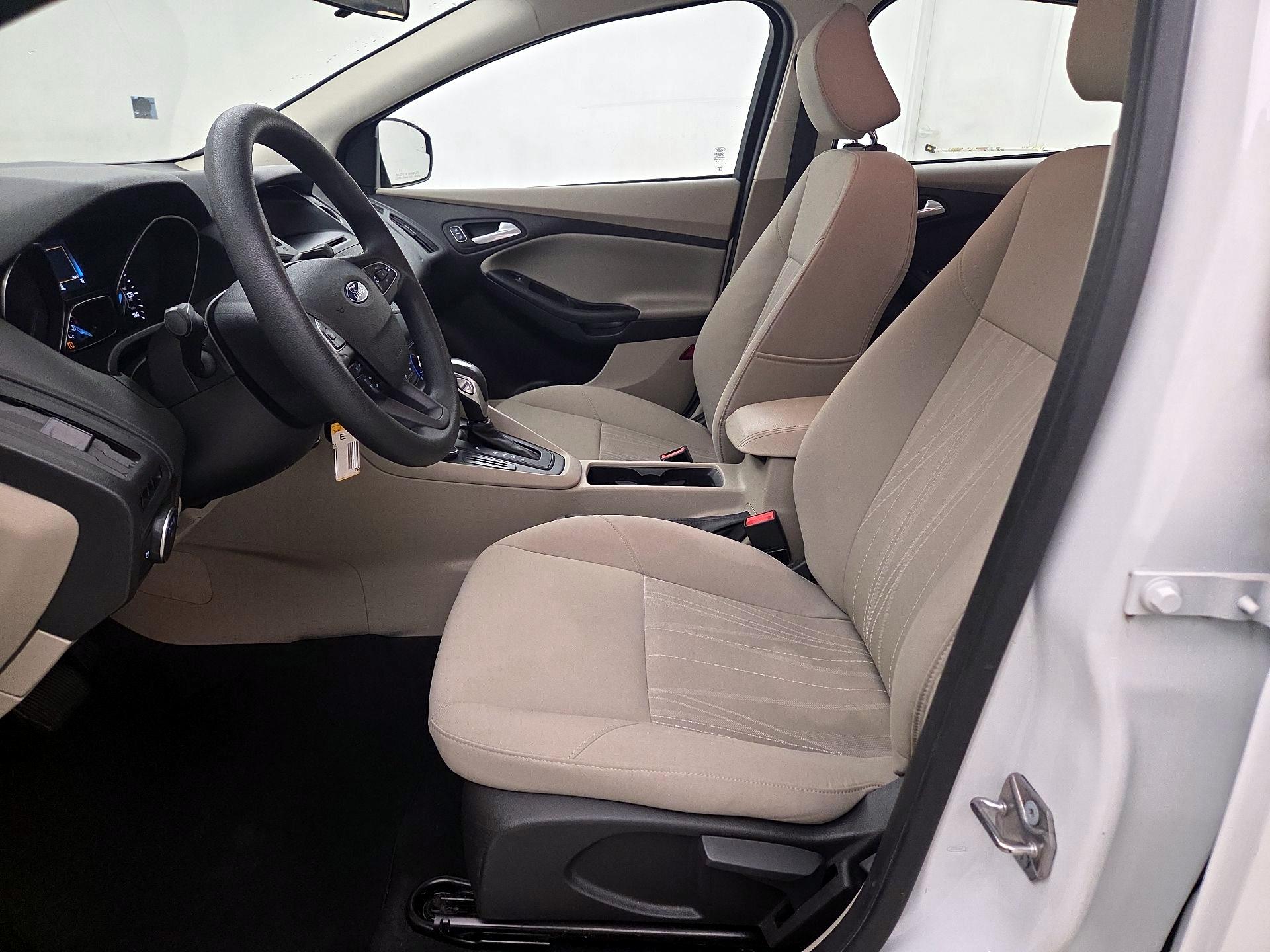 Thumbnail: 2015 Ford Focus - 11