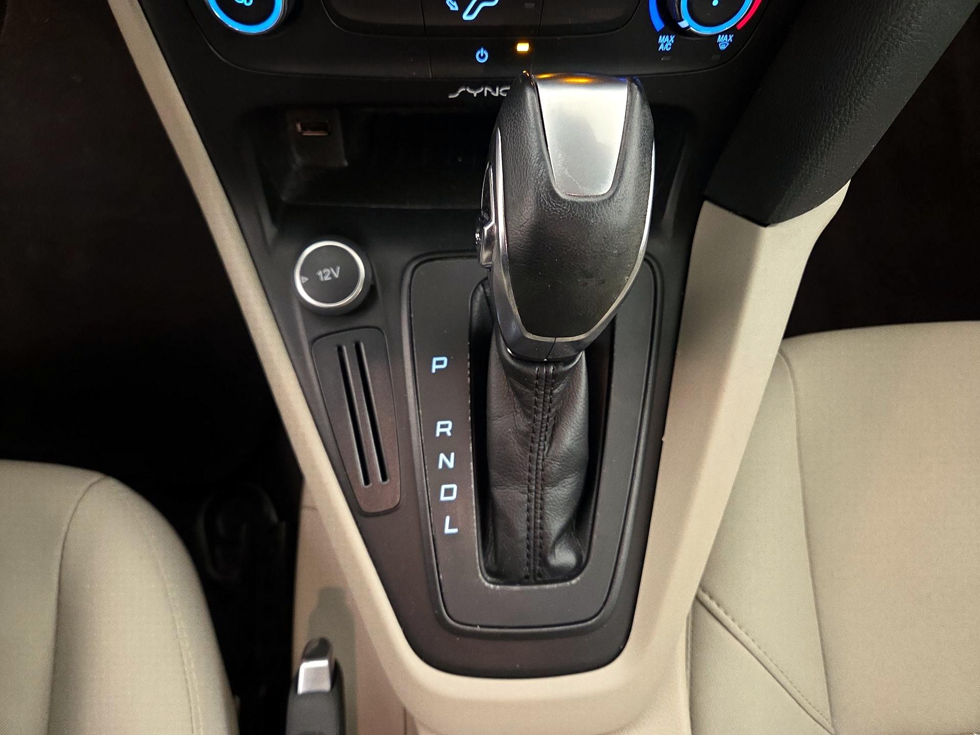 Thumbnail: 2015 Ford Focus - 17