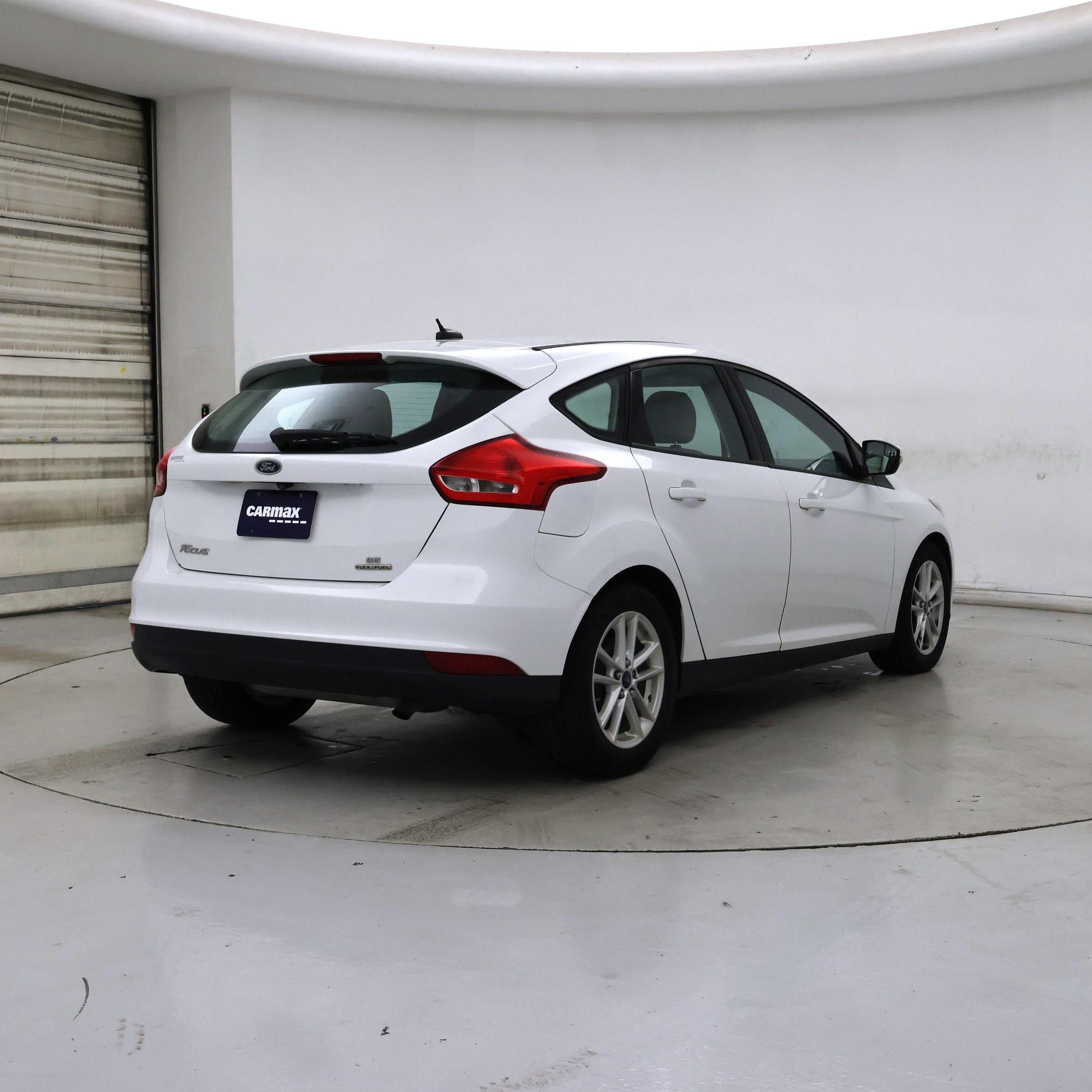 Thumbnail: 2015 Ford Focus - 8