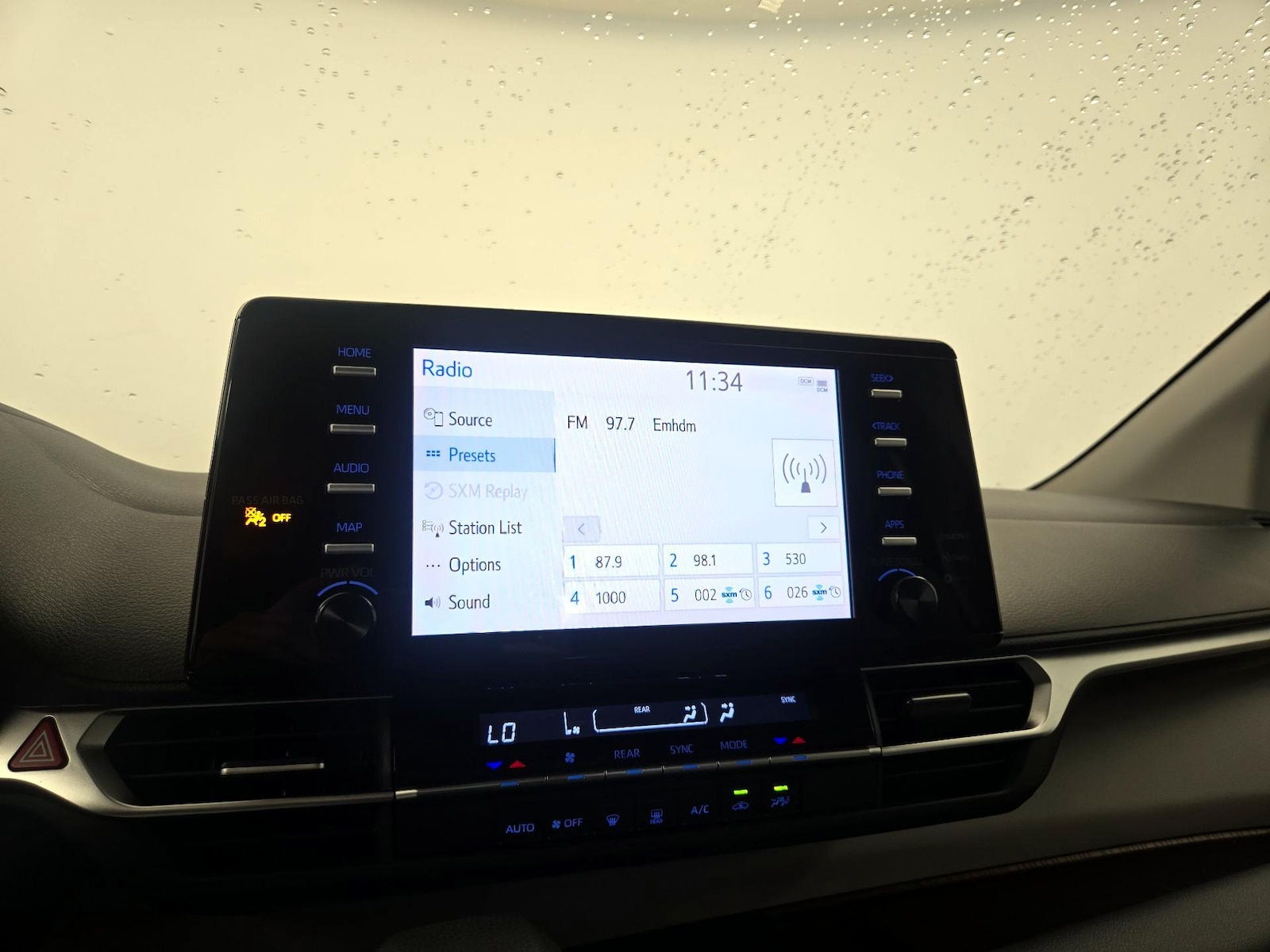 2021 Toyota Sienna LE - Photo 16