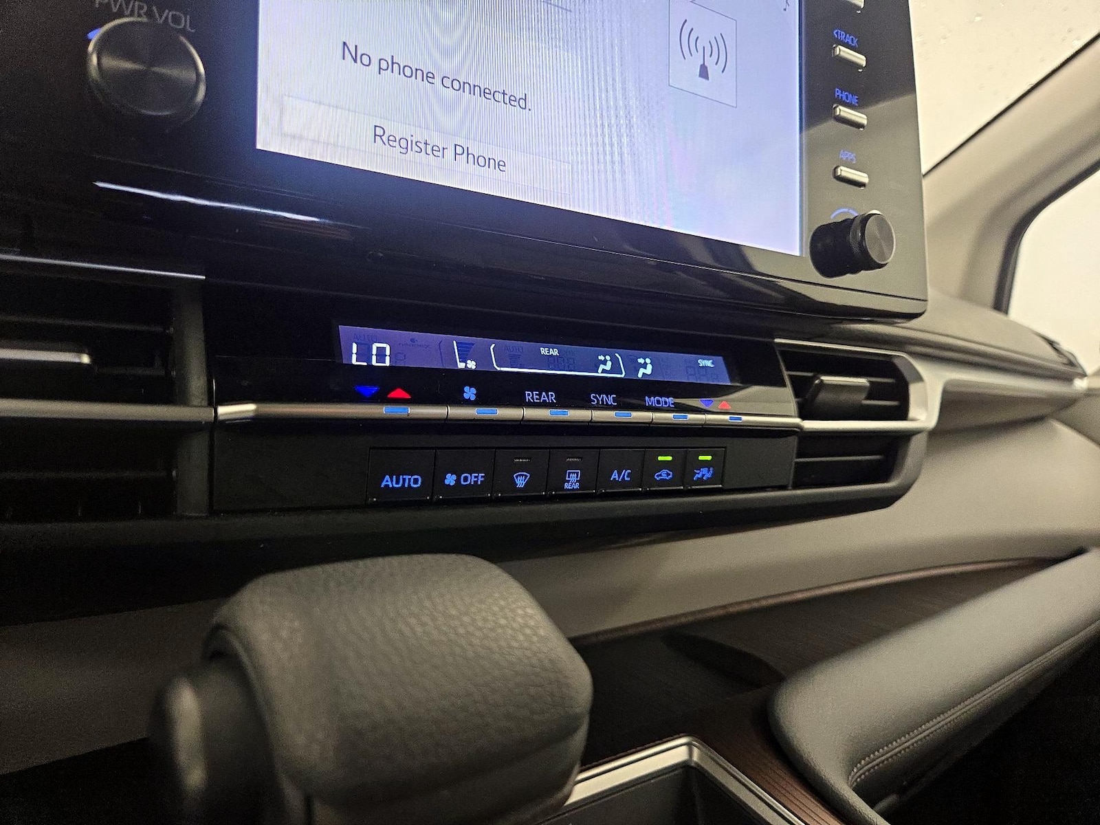 2021 Toyota Sienna LE - Photo 17