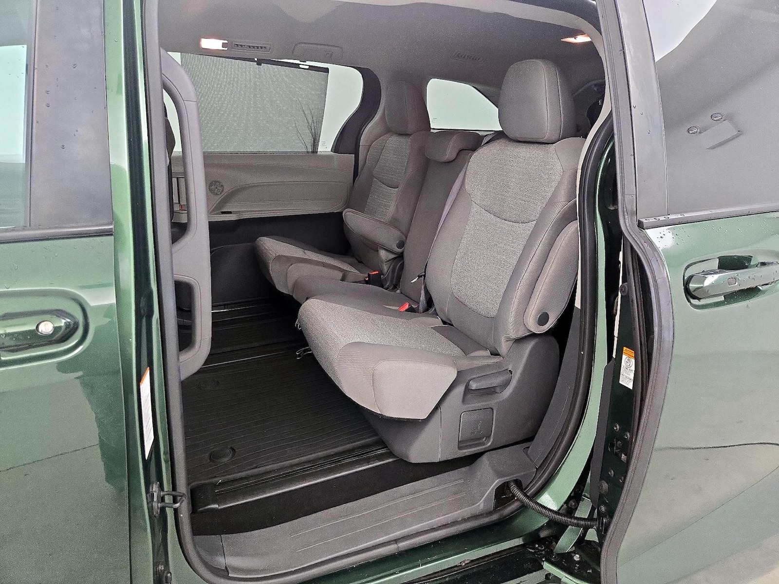 2021 Toyota Sienna LE - Photo 20