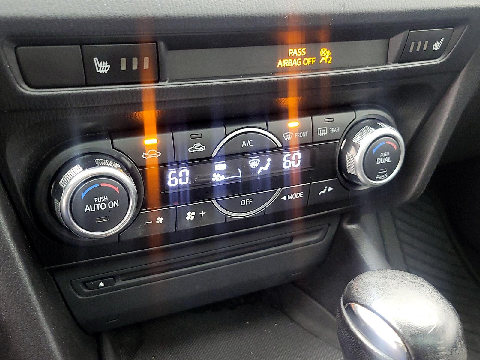 2014 Mazda MAZDA3 i Grand Touring - Photo 18