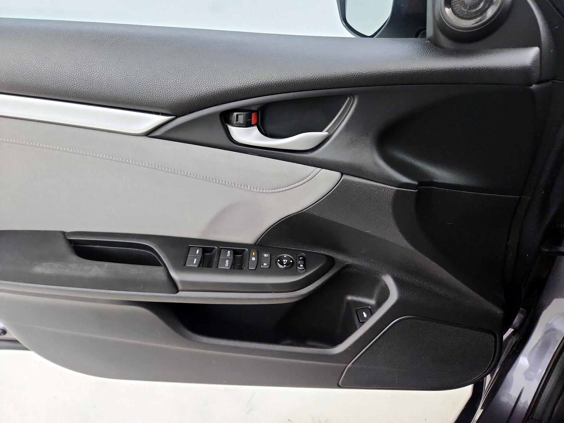 Thumbnail: 2017 Honda Civic - 12