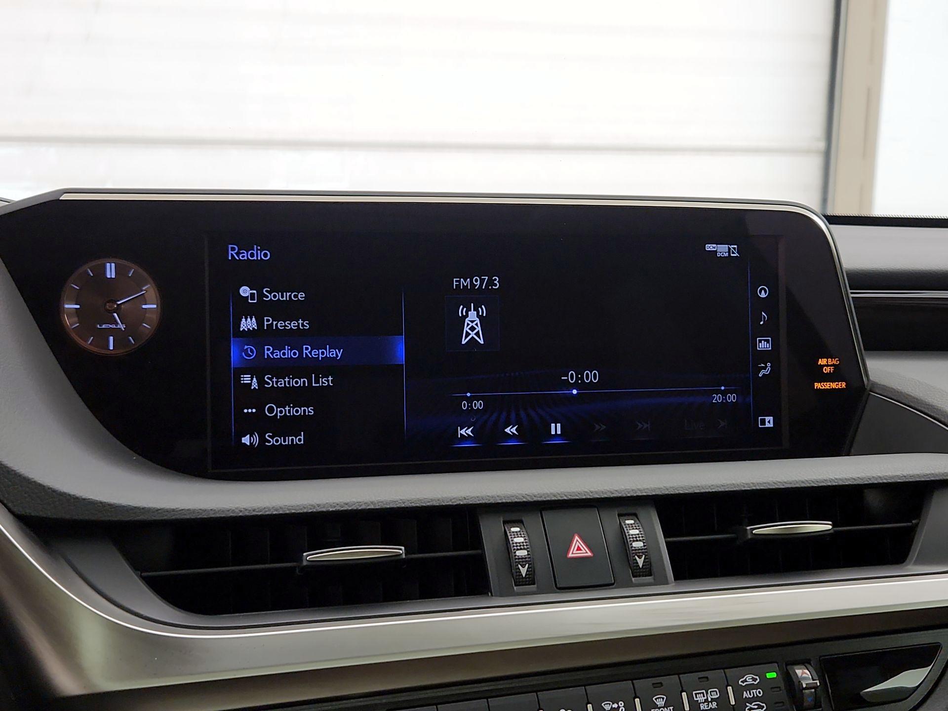Thumbnail: 2019 Lexus ES - 16