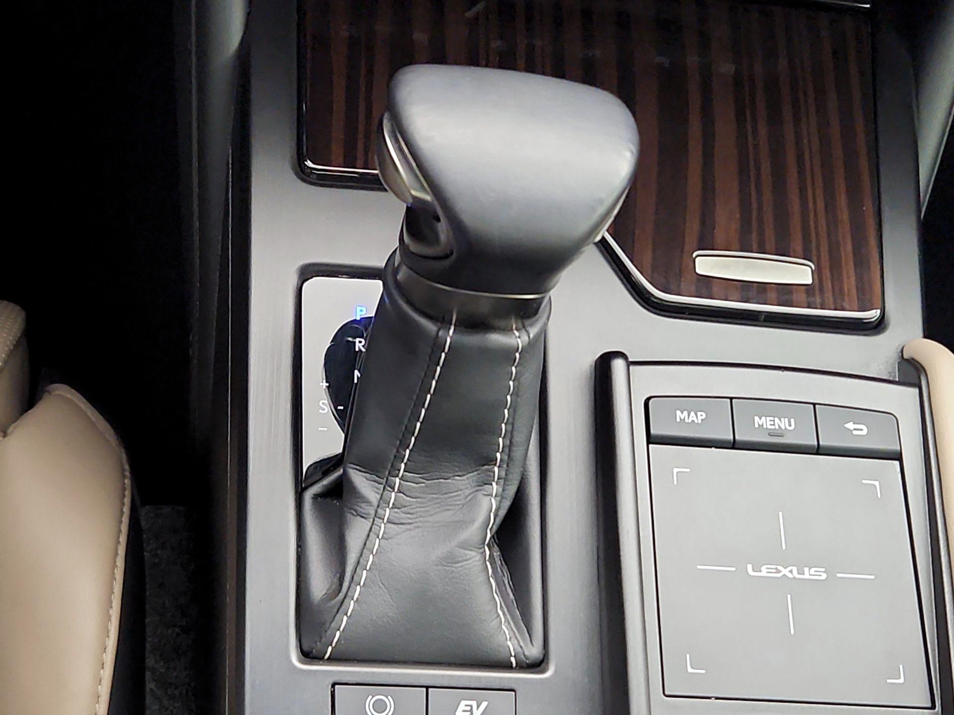 Thumbnail: 2019 Lexus ES - 18