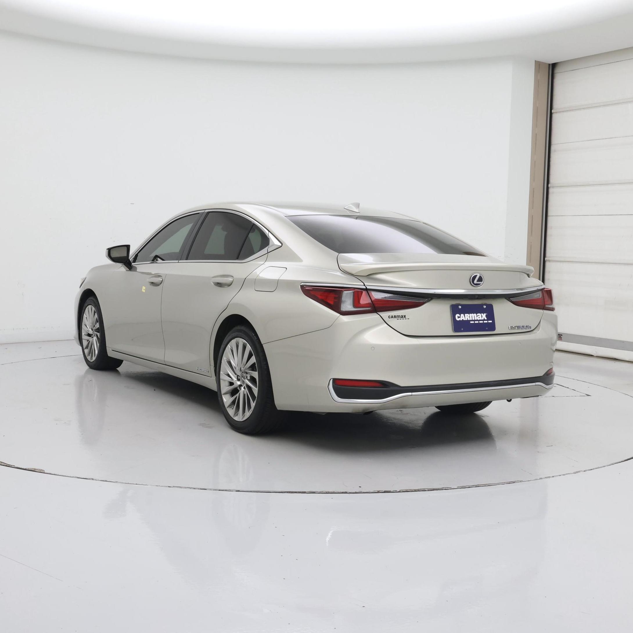 Thumbnail: 2019 Lexus ES - 2