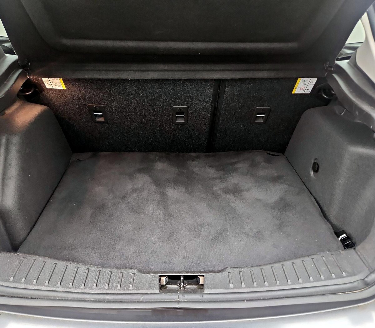 Trunk/Cargo (Seats Up)