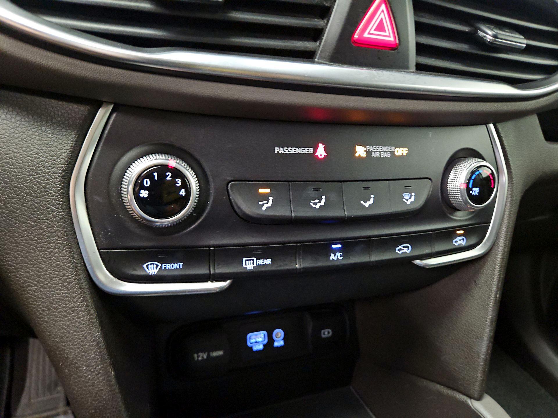 Thumbnail: 2019 Hyundai Santa Fe - 16