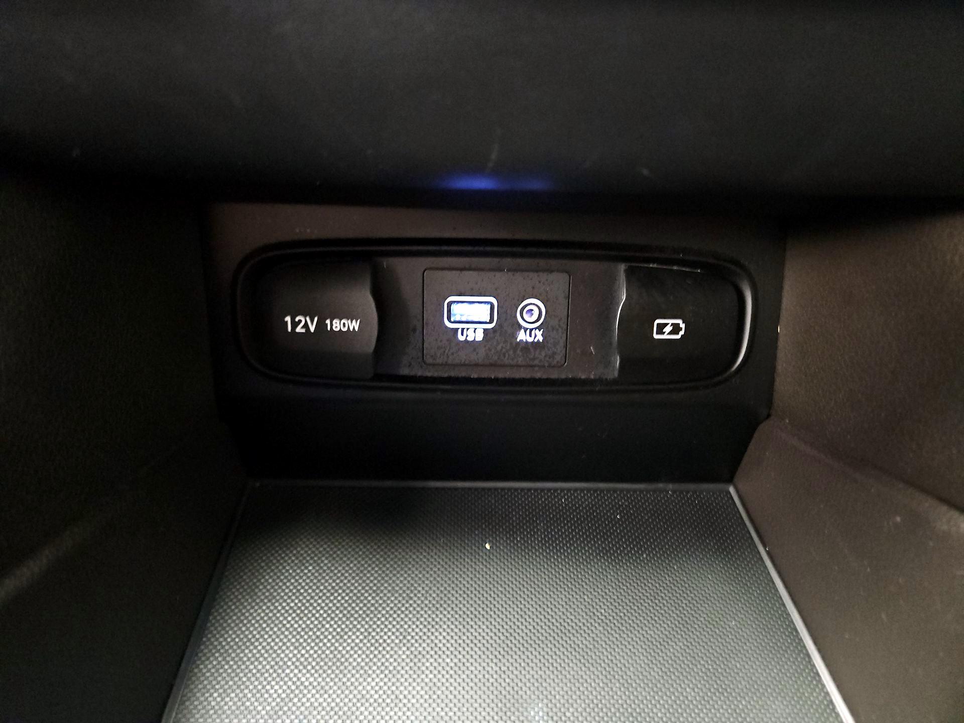 Thumbnail: 2019 Hyundai Santa Fe - 18