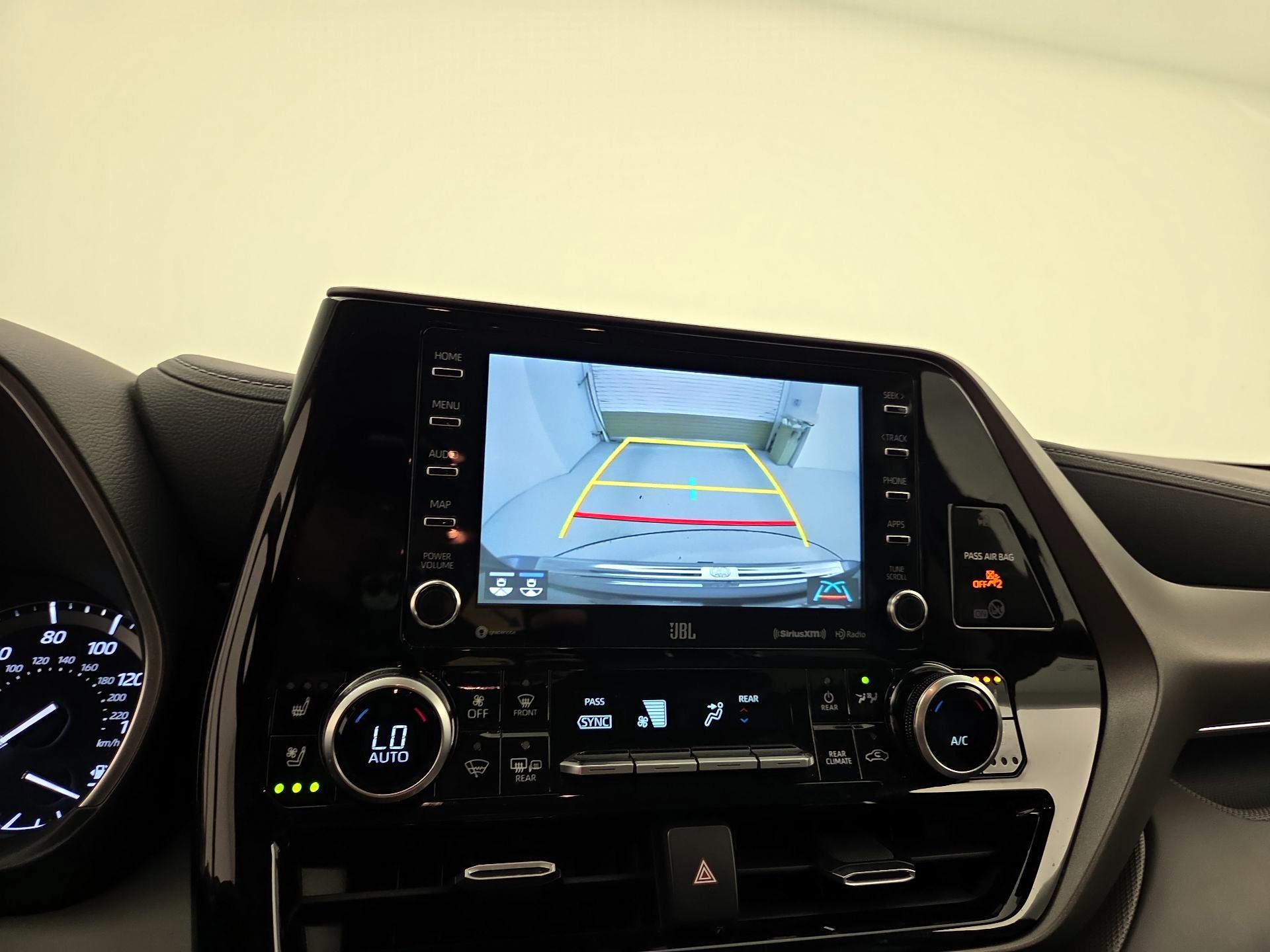 Thumbnail: 2020 Toyota Highlander - 15