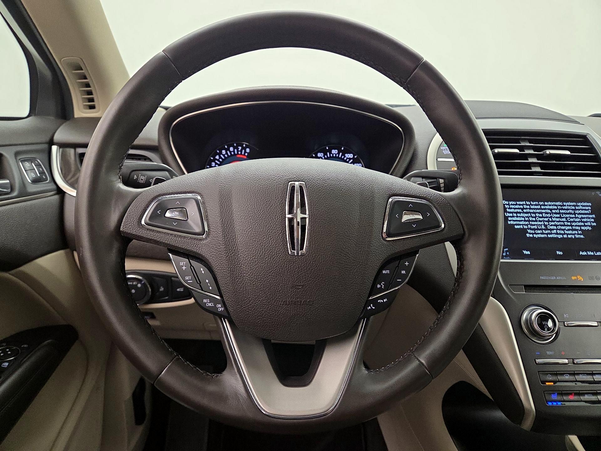 Thumbnail: 2018 Lincoln MKC - 10