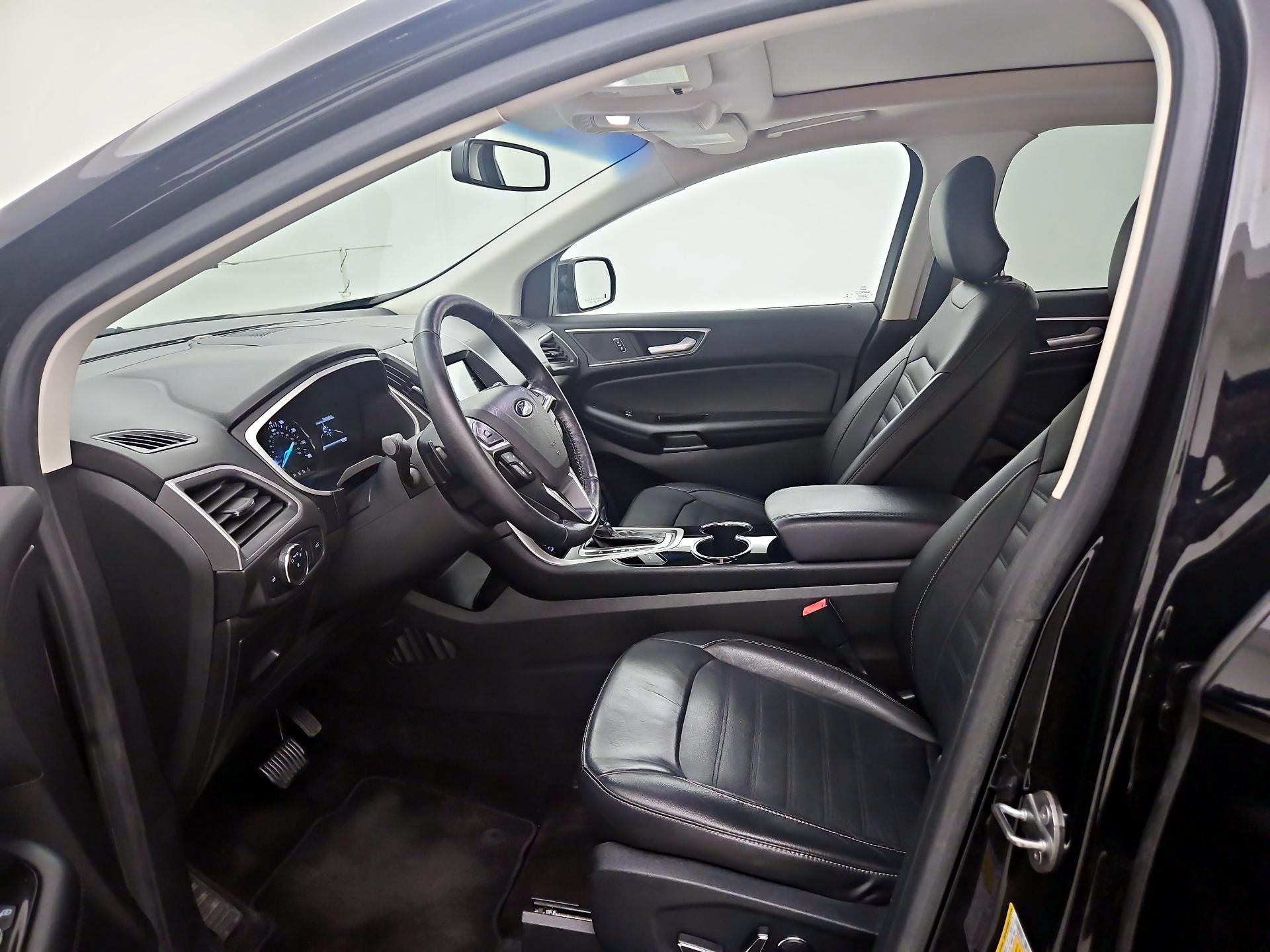 Thumbnail: 2017 Ford Edge - 11