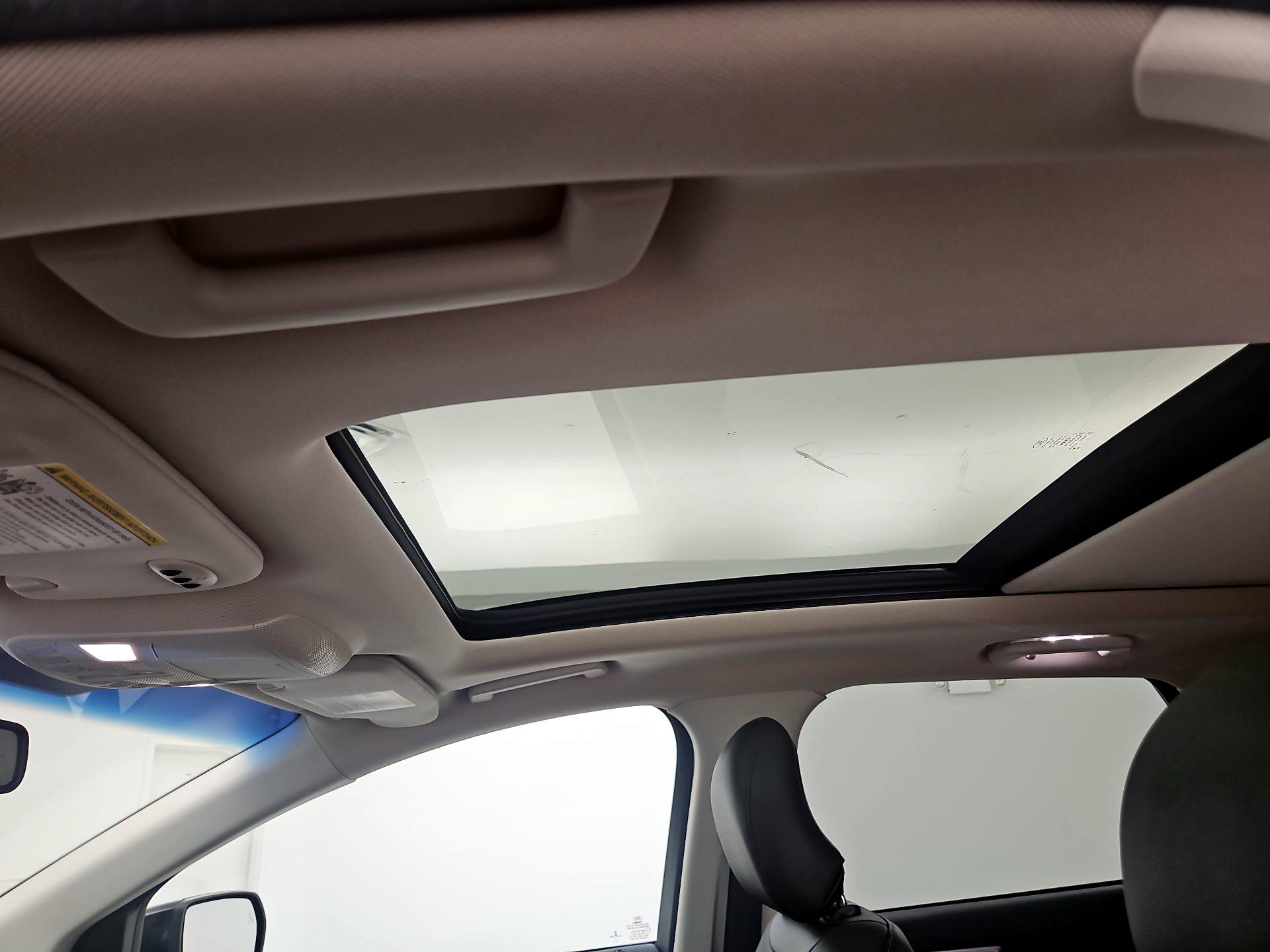 Thumbnail: 2017 Ford Edge - 17